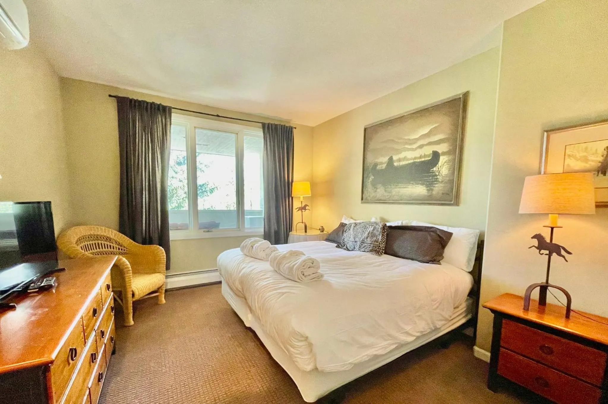 Bedroom, Bed in Arrowhead Village at Beaver Creek
