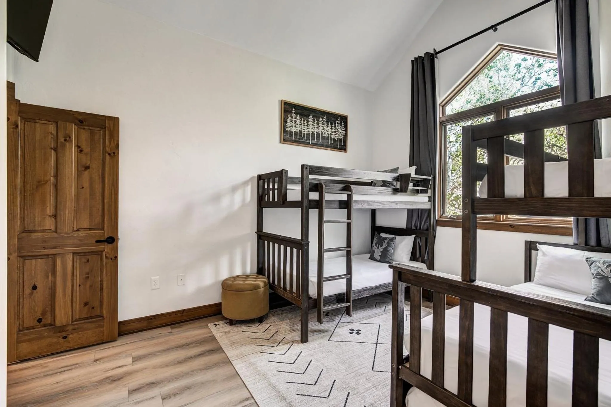Bedroom, Bed in Arrowhead Village at Beaver Creek