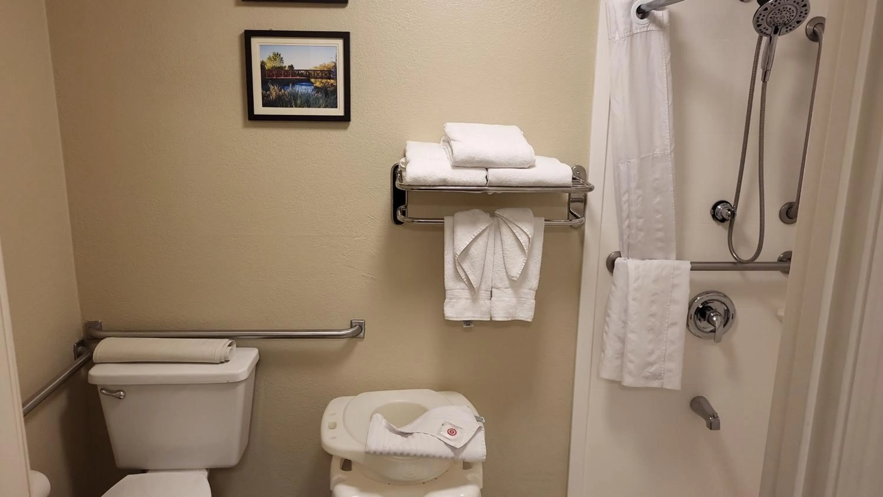 Bathroom in Comfort Inn Murray – Salt Lake City South