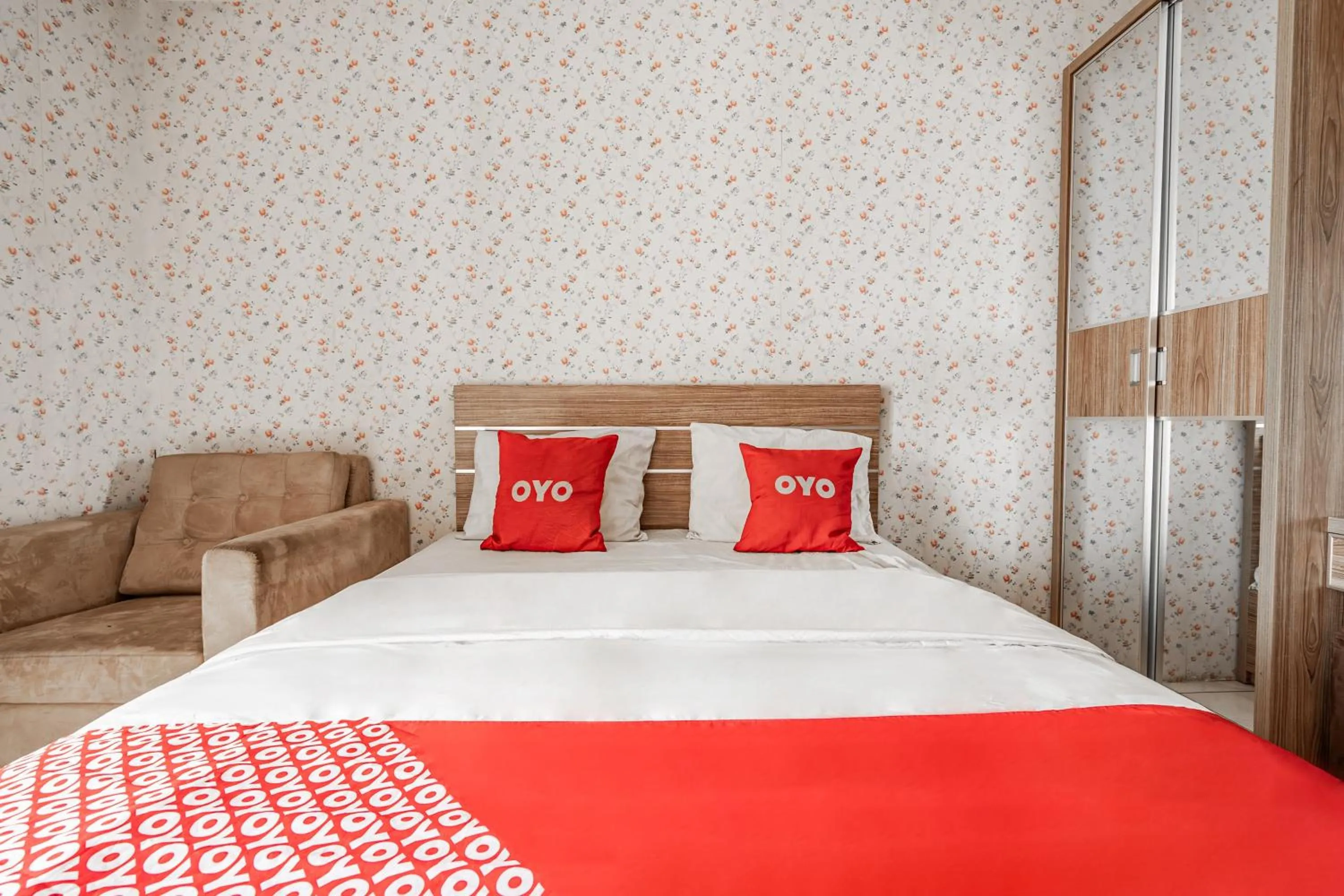 Bedroom, Bed in Hotel O Tamansari Panoramic Apartment By Anwar