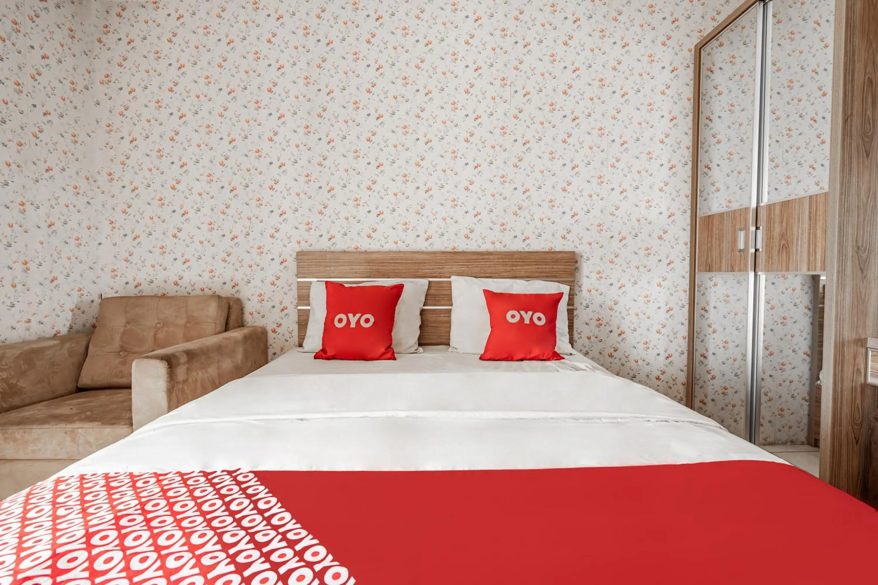 Bedroom, Bed in Hotel O Tamansari Panoramic Apartment By Anwar