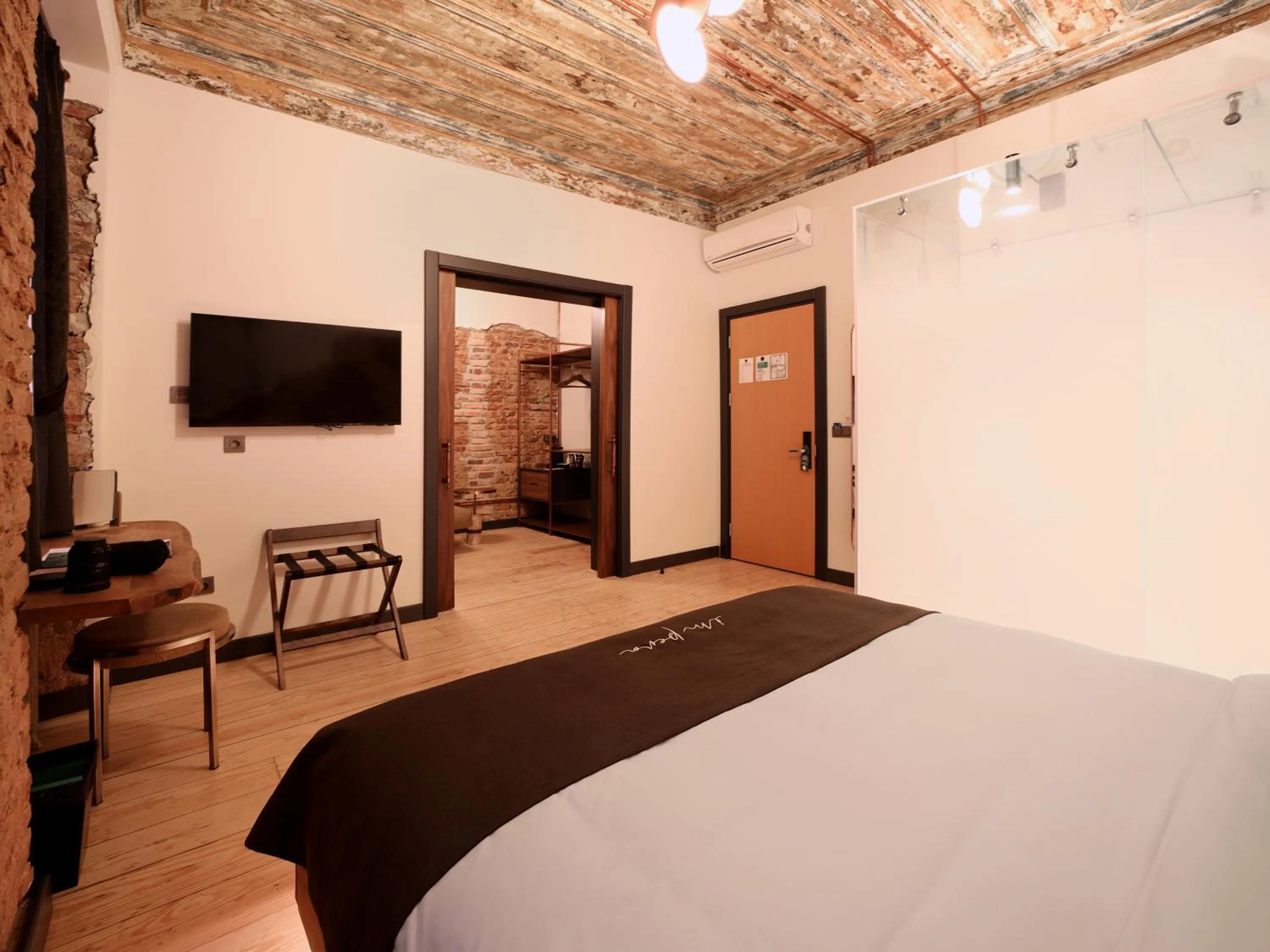 Photo of the whole room, Bed in Impera Hotel - Special Category