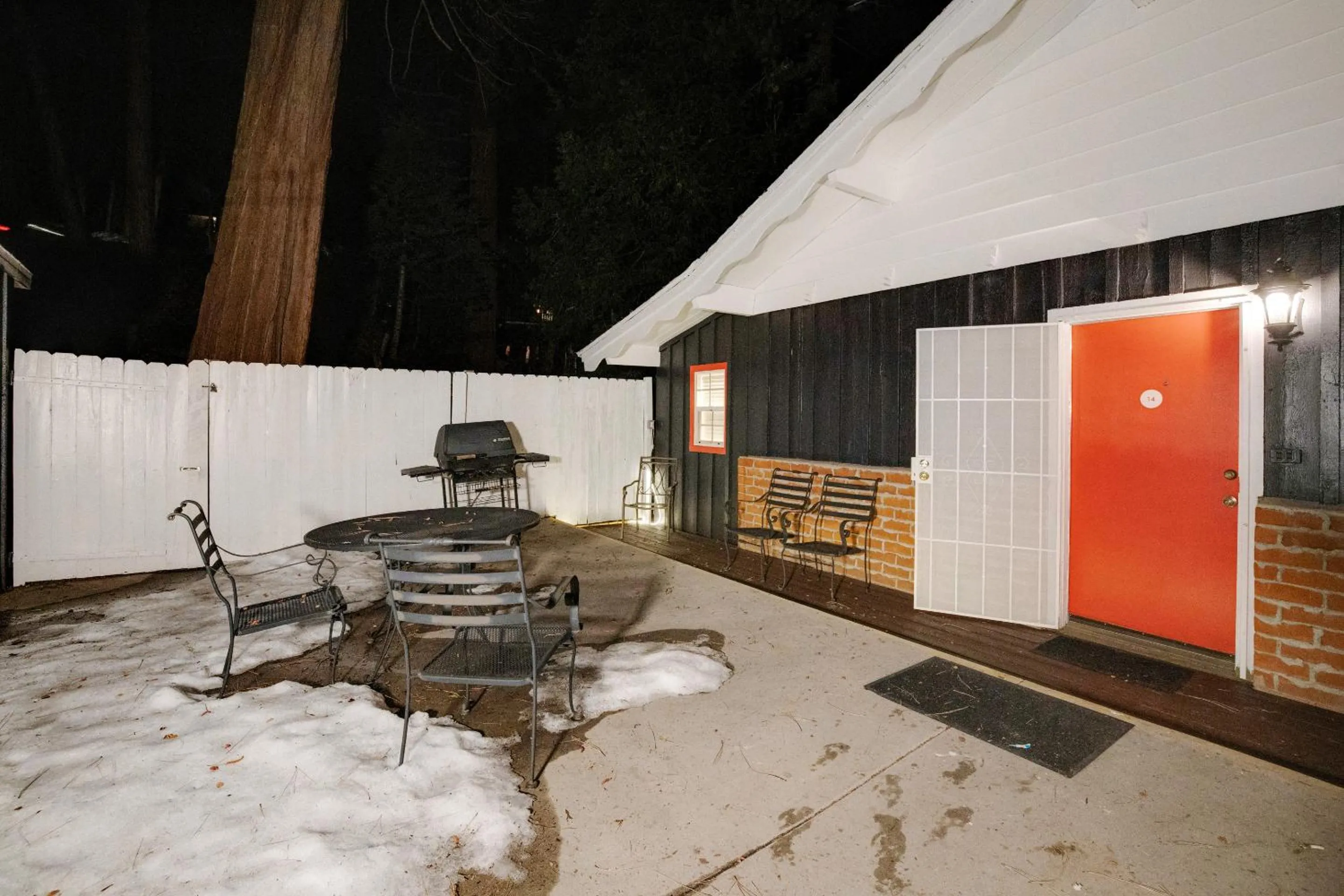 Facade/entrance in Arrowhead Tree Top Lodge