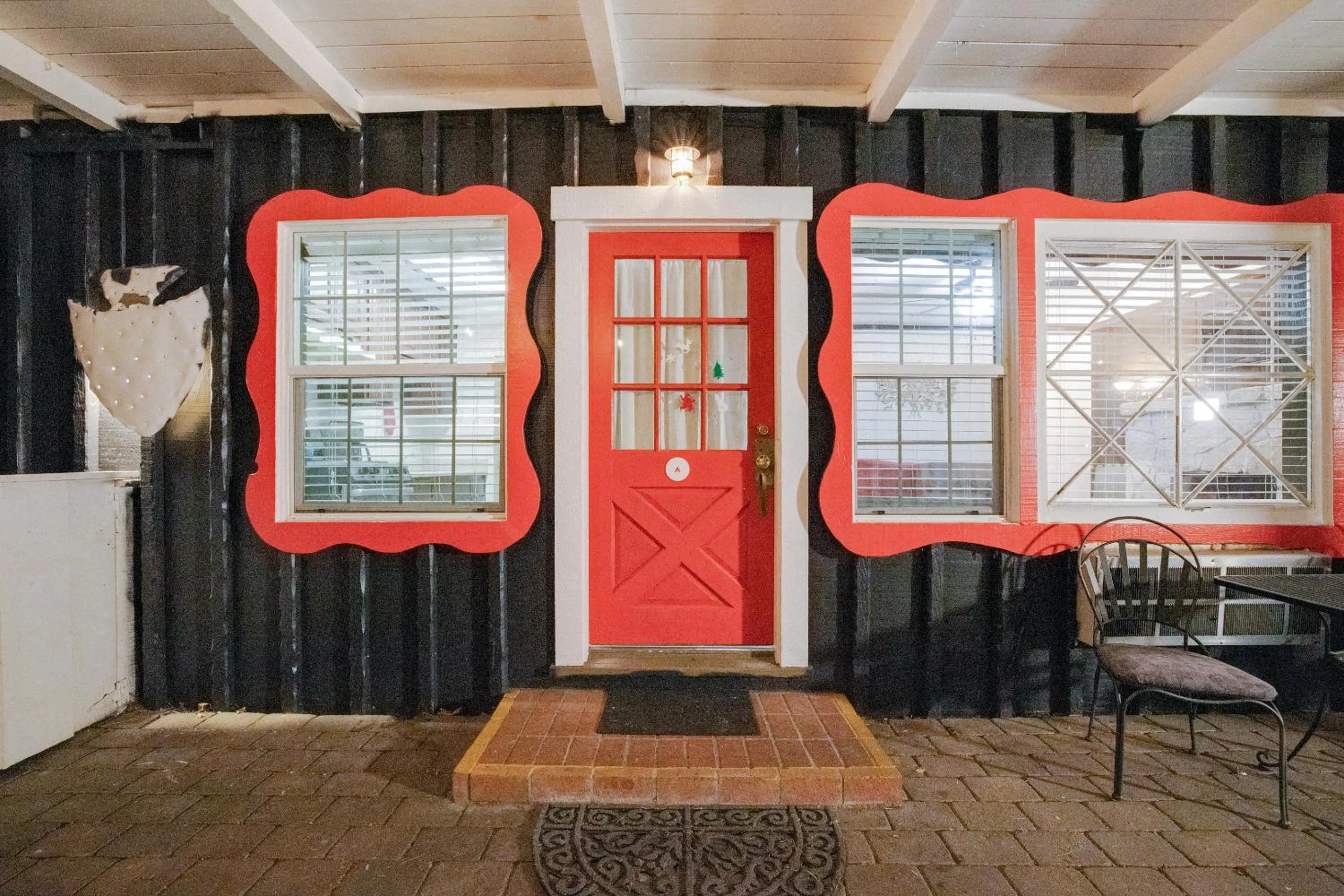 Facade/entrance in Arrowhead Tree Top Lodge