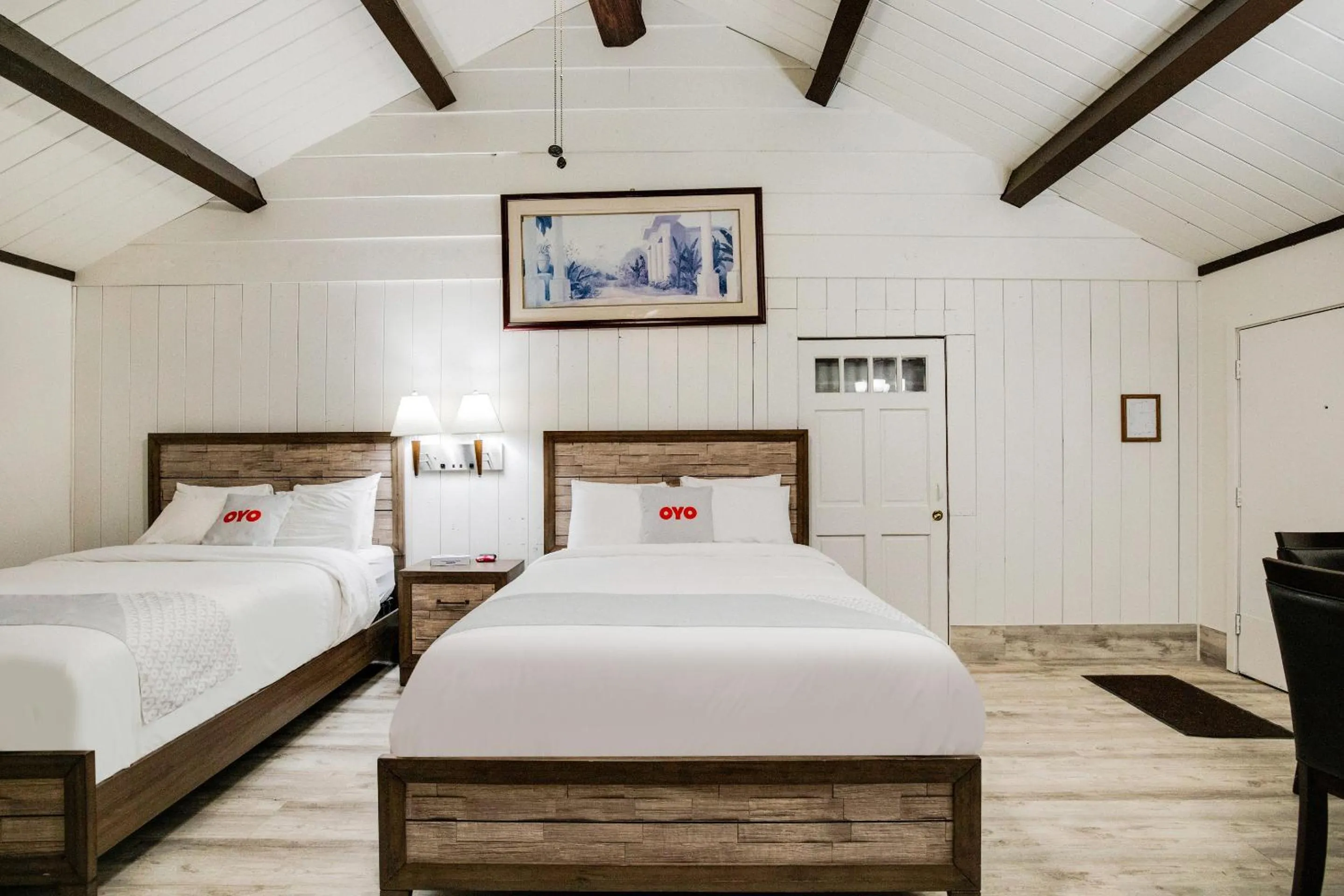 Living room in Arrowhead Tree Top Lodge