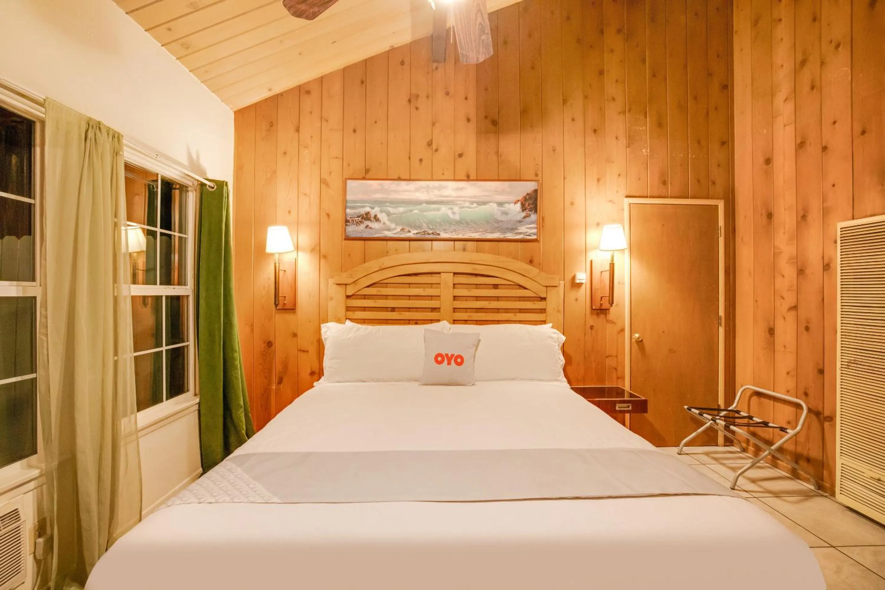 Bedroom in Arrowhead Tree Top Lodge