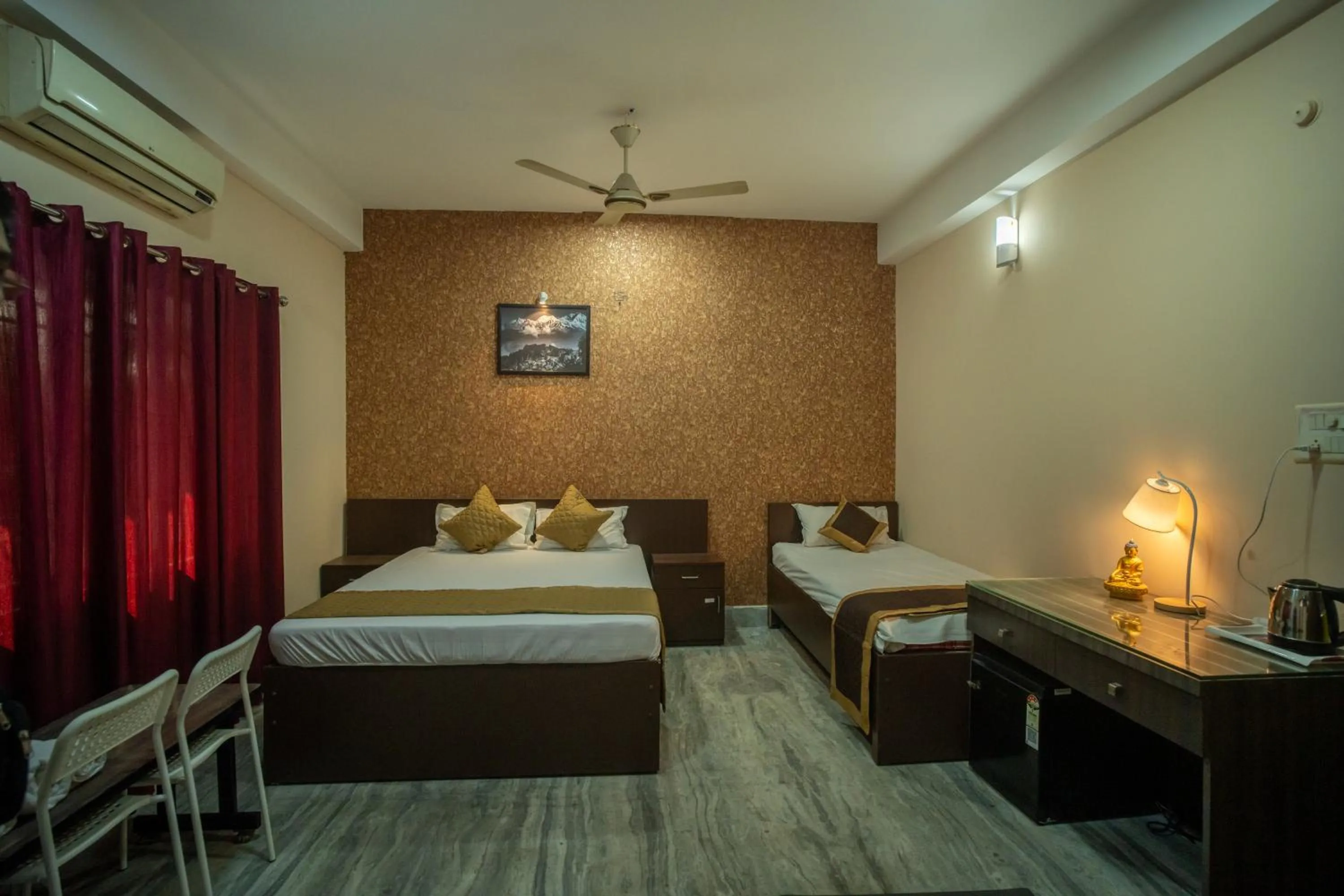 Bedroom, Bed in Siliguri Club