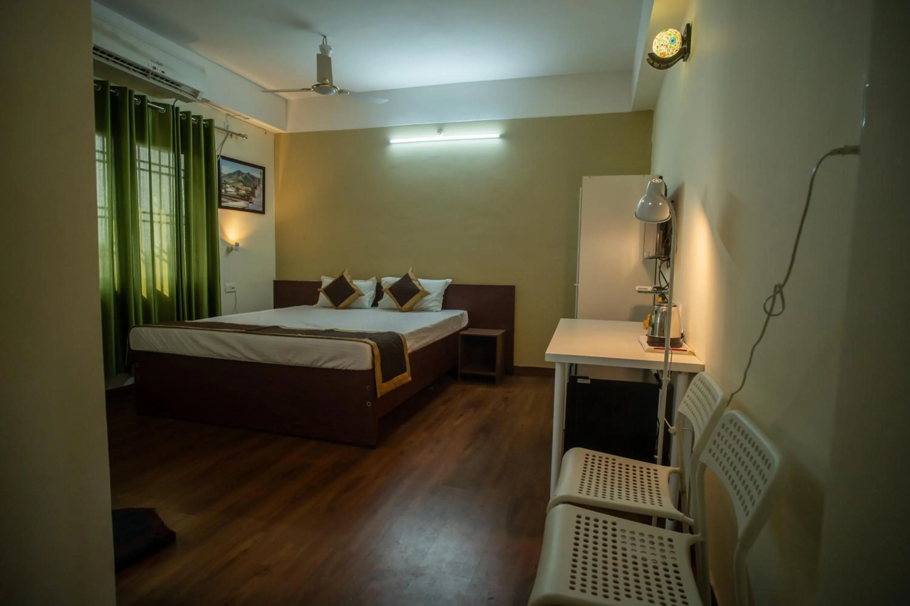 Bedroom, Bed in Siliguri Club