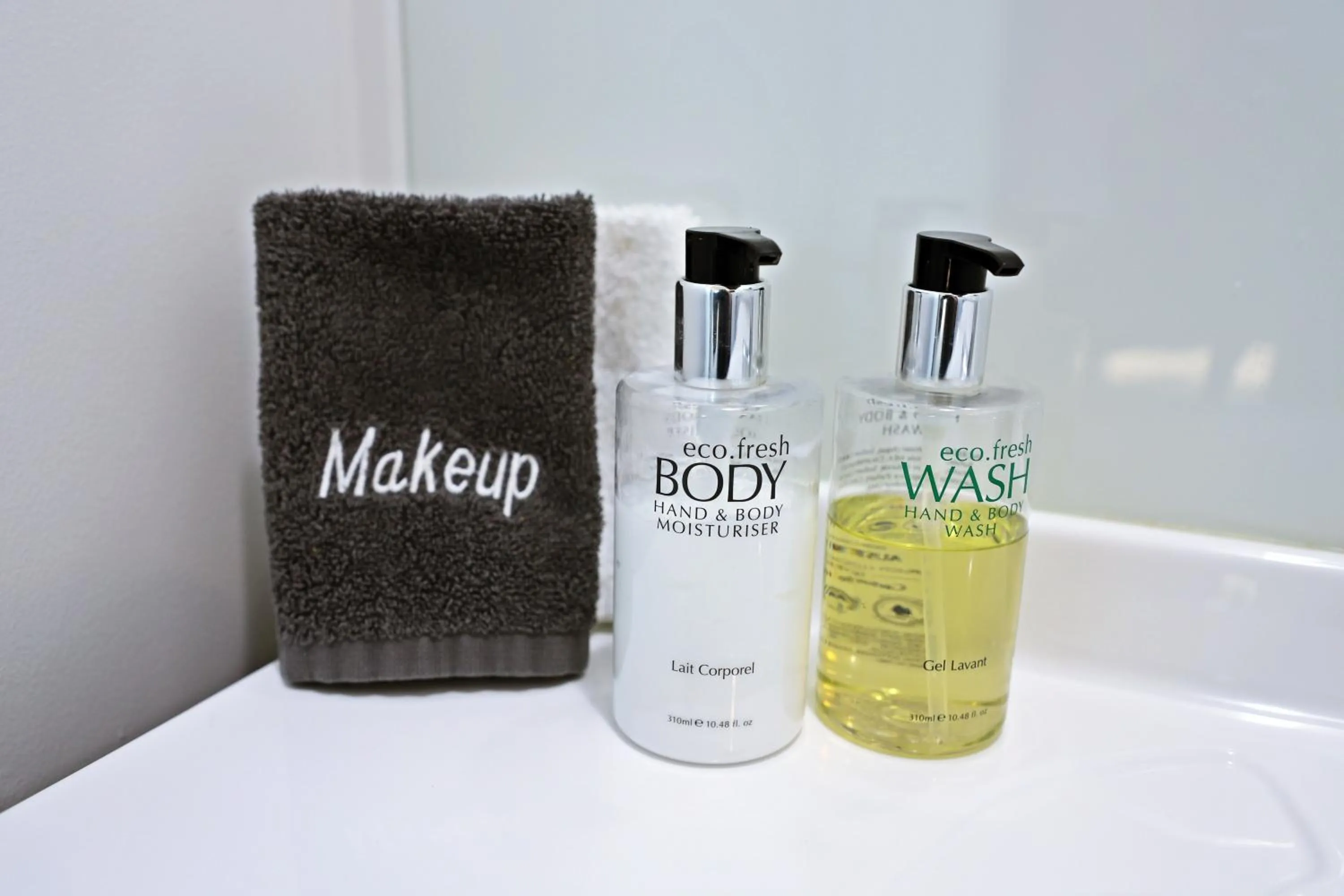 Lakes Edge Holiday Park