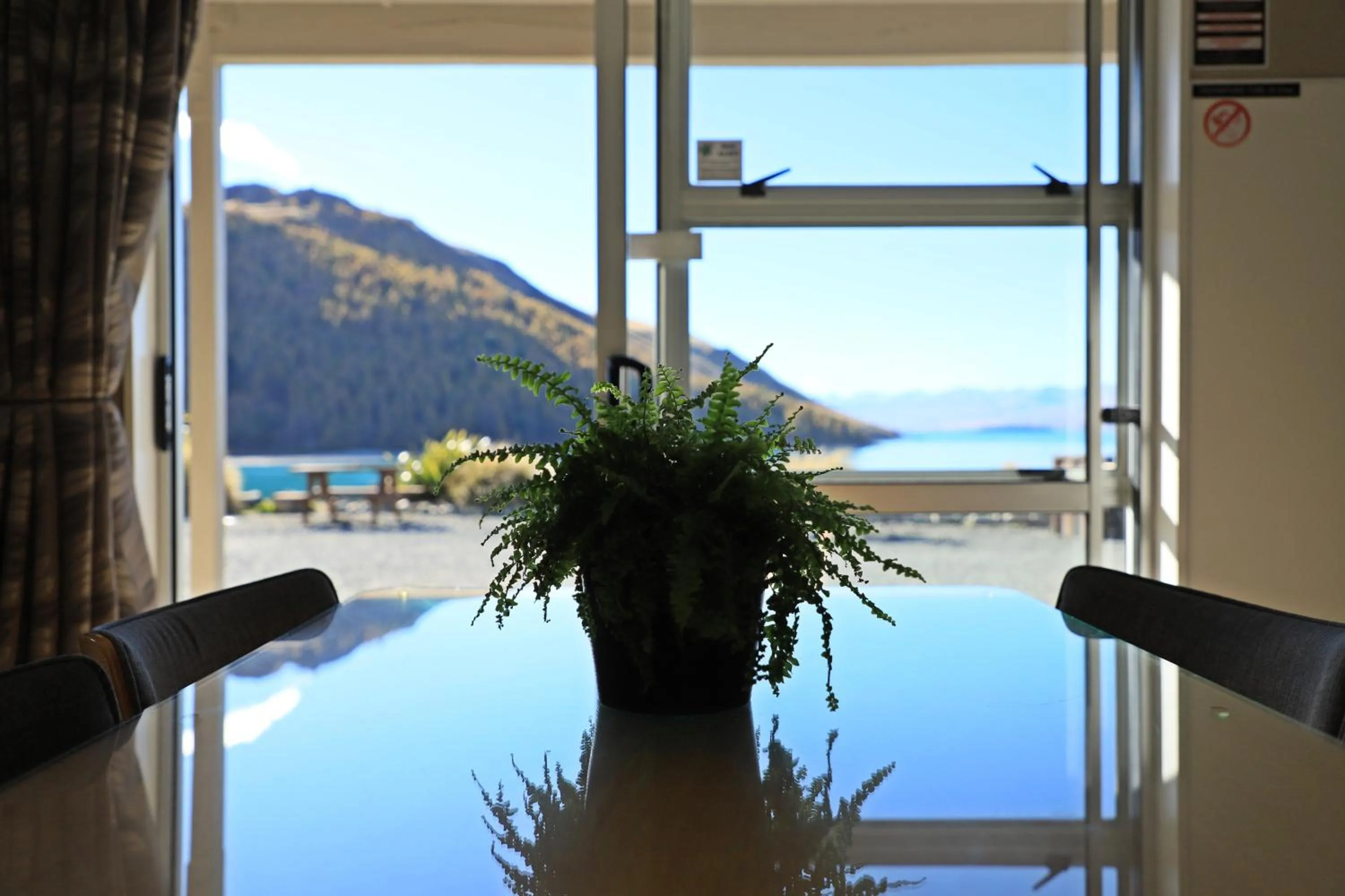 Lakes Edge Holiday Park