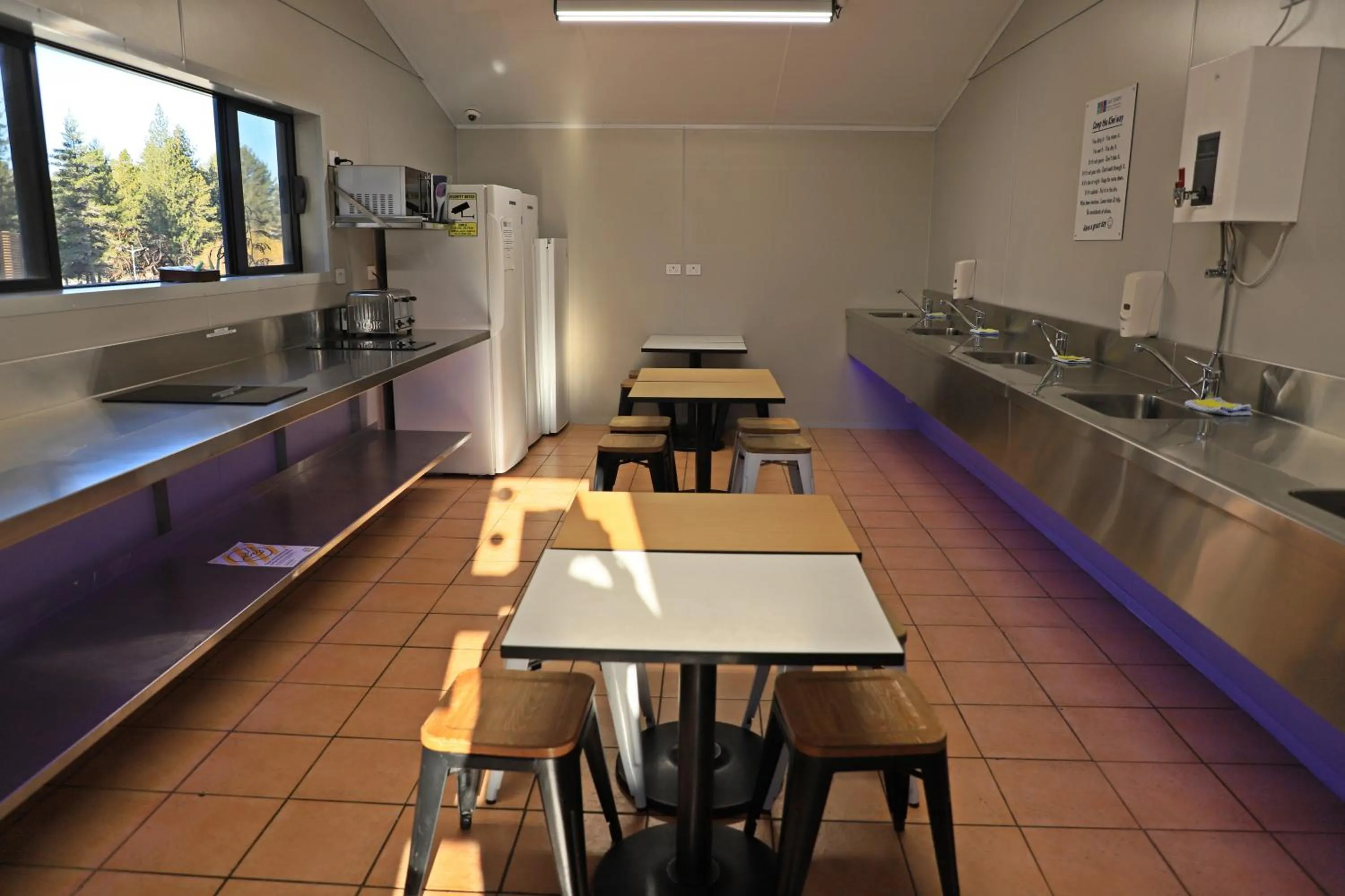 Lakes Edge Holiday Park