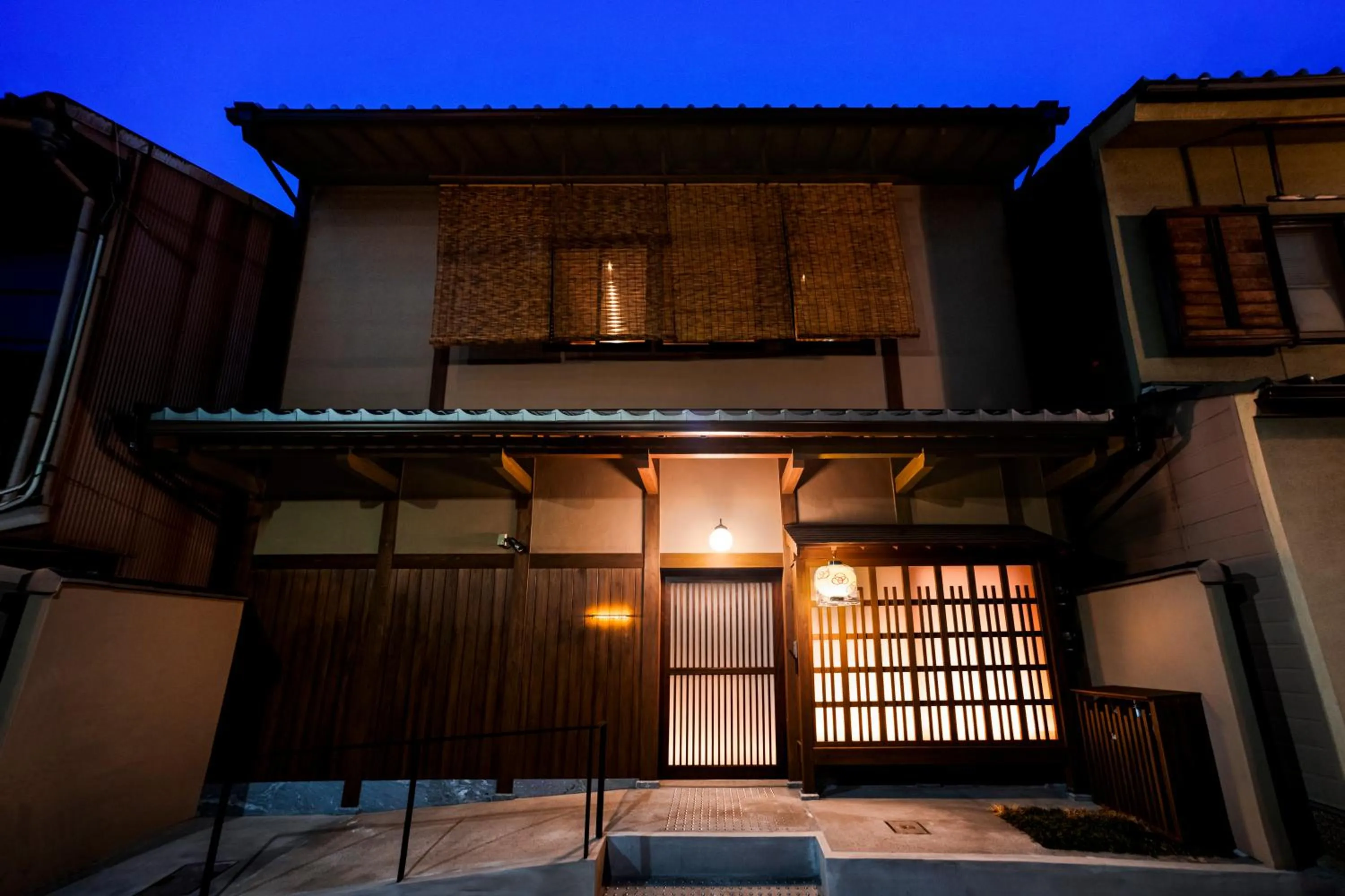 Property building in Rinn Kyoto Miyagawasuji hitotose Aki