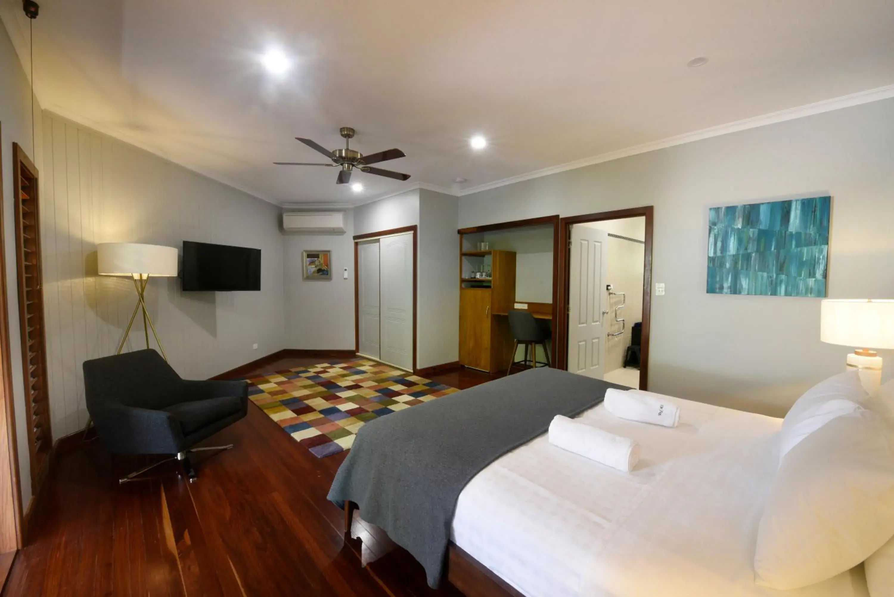 King Room with Garden View in Sealords King Room with Garden View in Sealords