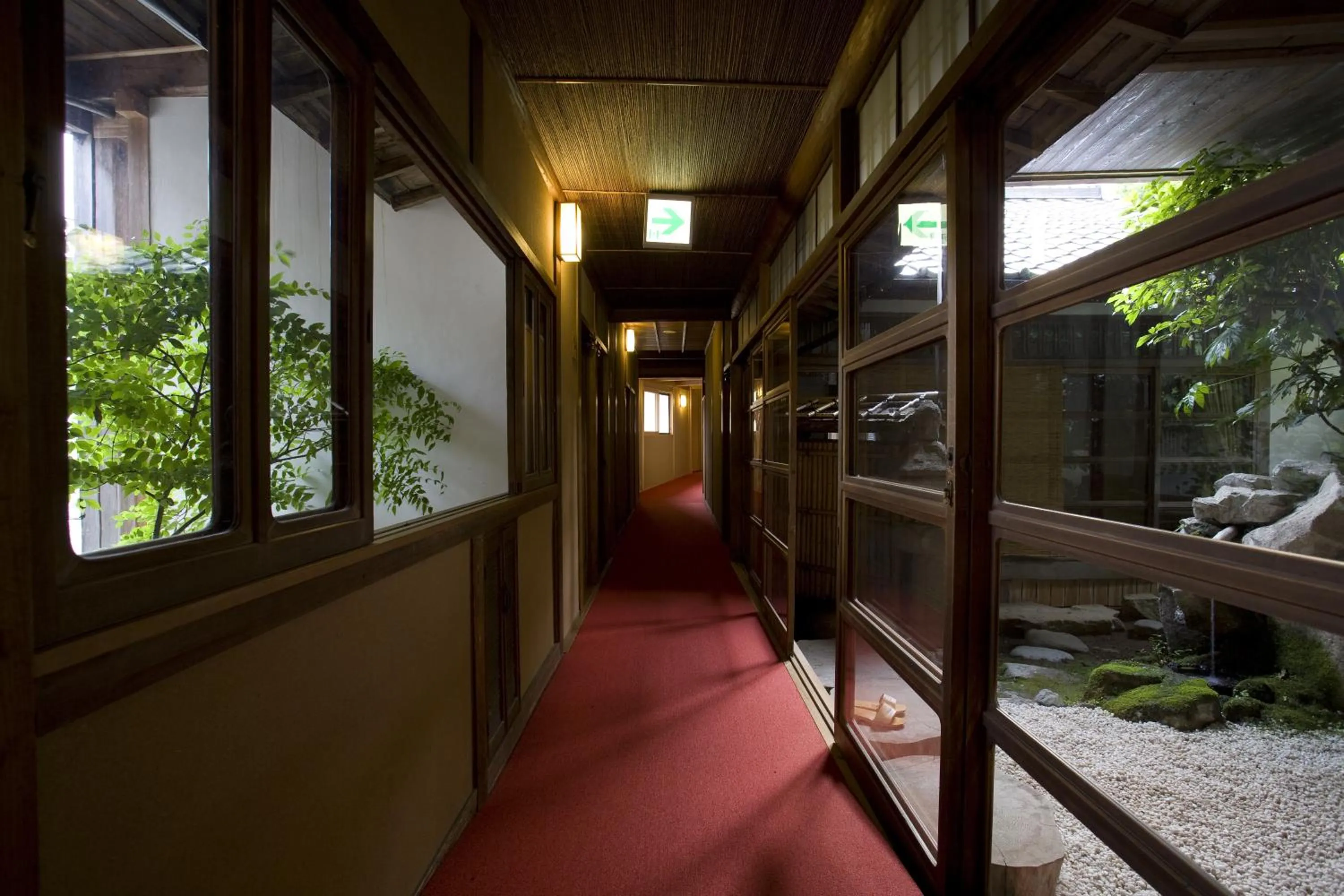 Decorative detail in Okutsusou