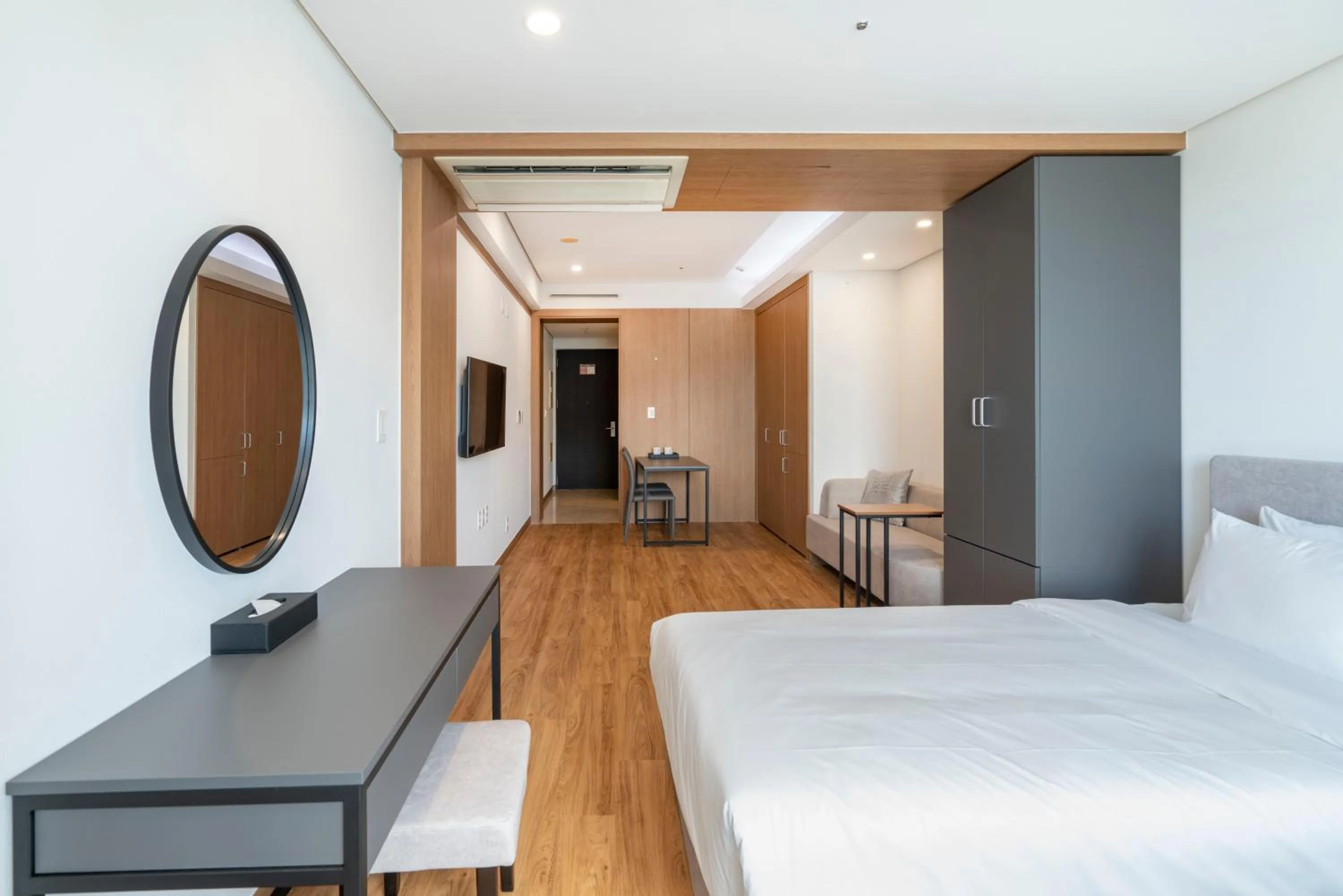 TV and multimedia, Bed in Centum Convention Hotel In Centum