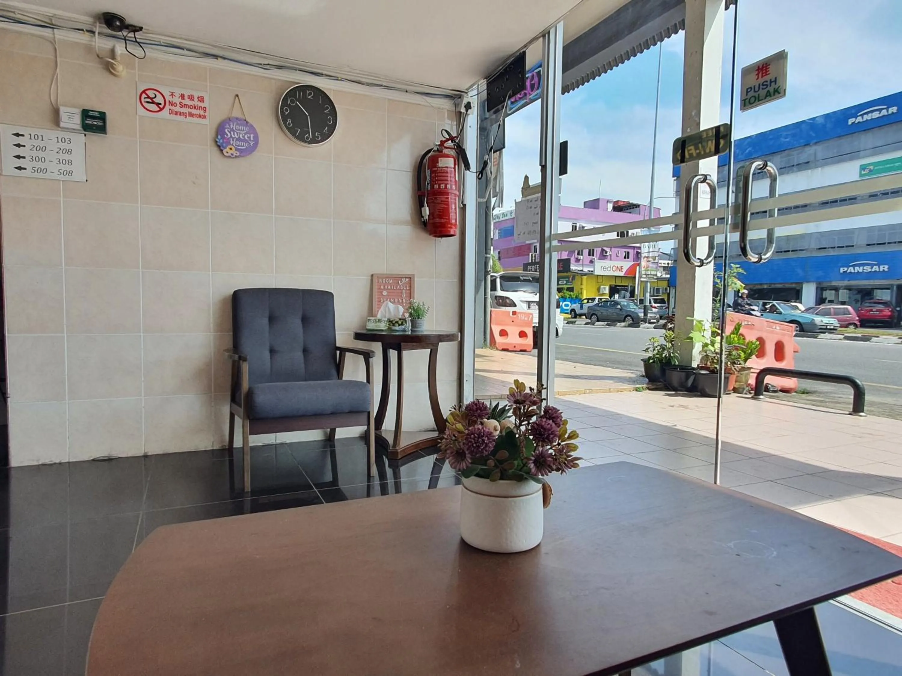 Lobby or reception in Hotel O Hoover Room