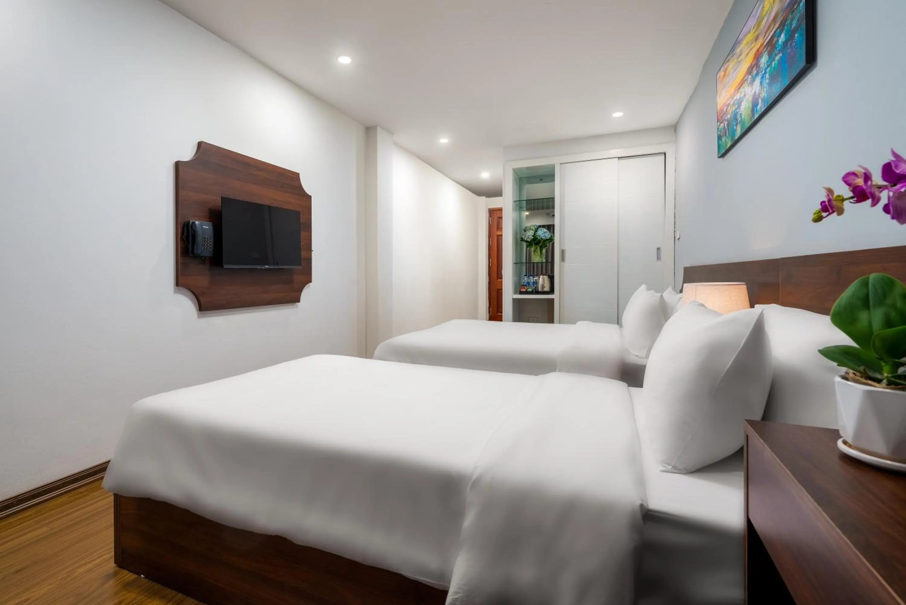 Bed in Astoria Hanoi Hotel & Travel