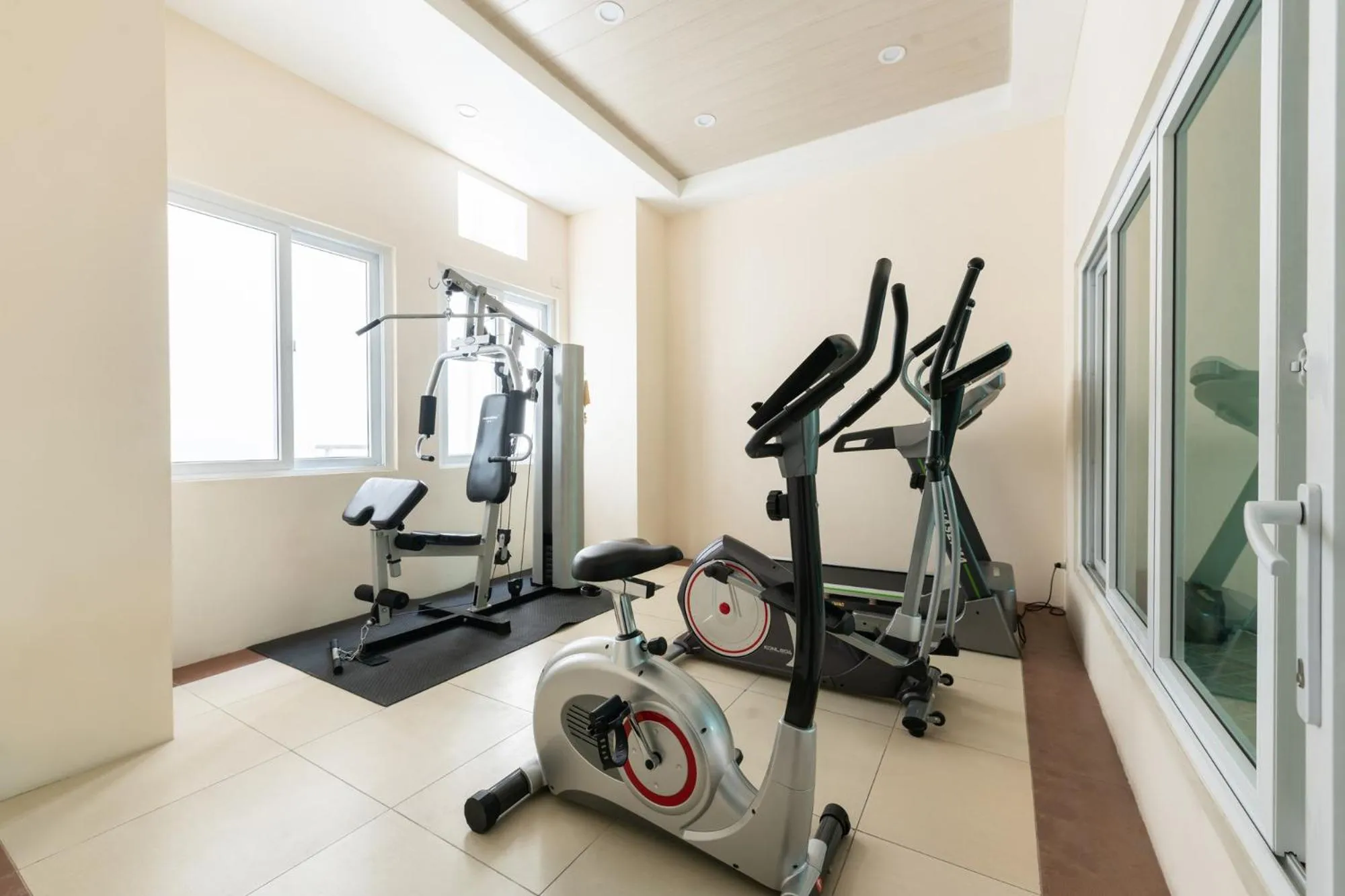 Fitness centre/facilities in Homes at Bay Area Suites by SMS Hospitality