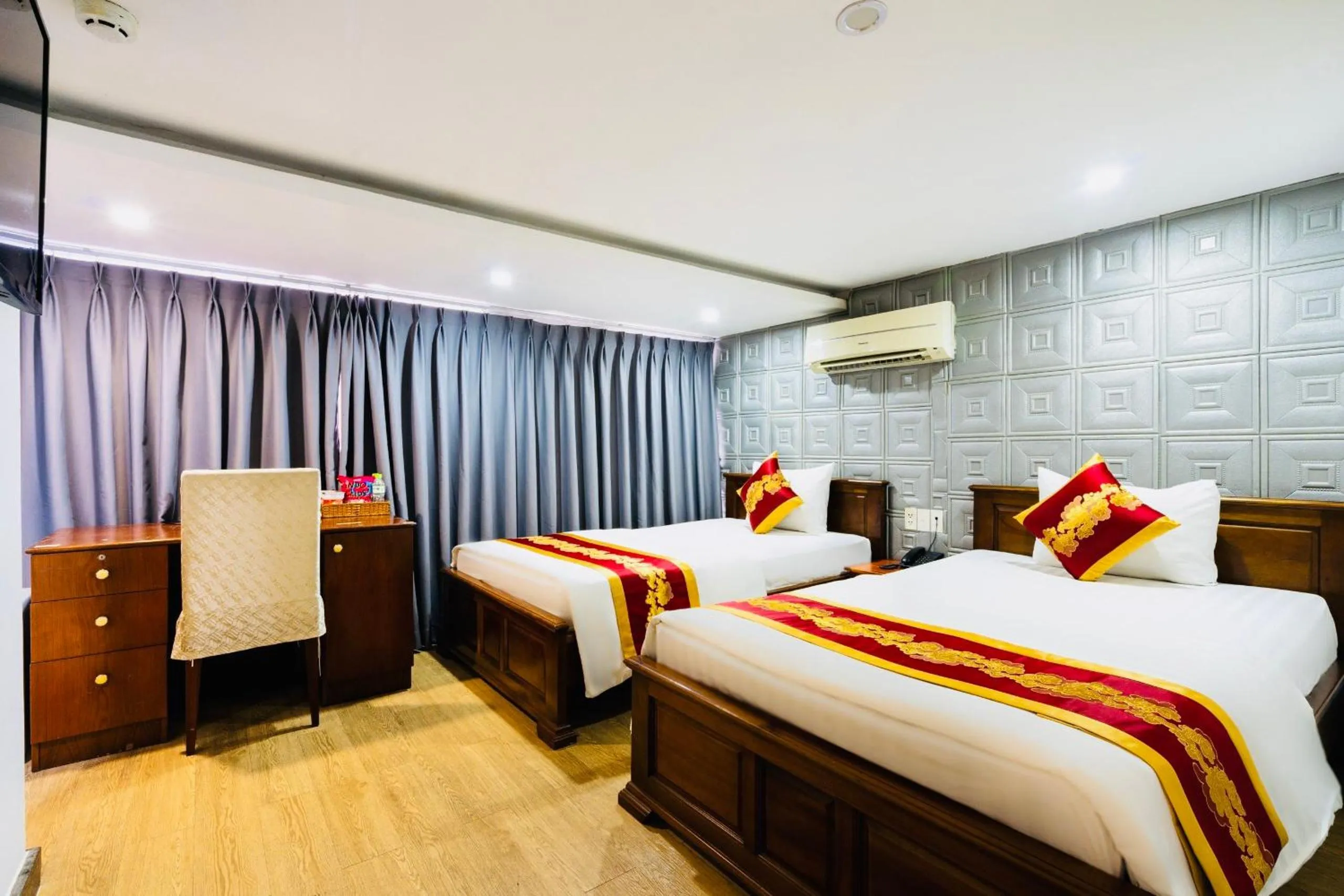 Bedroom, Bed in King Hotel Saigon Airport