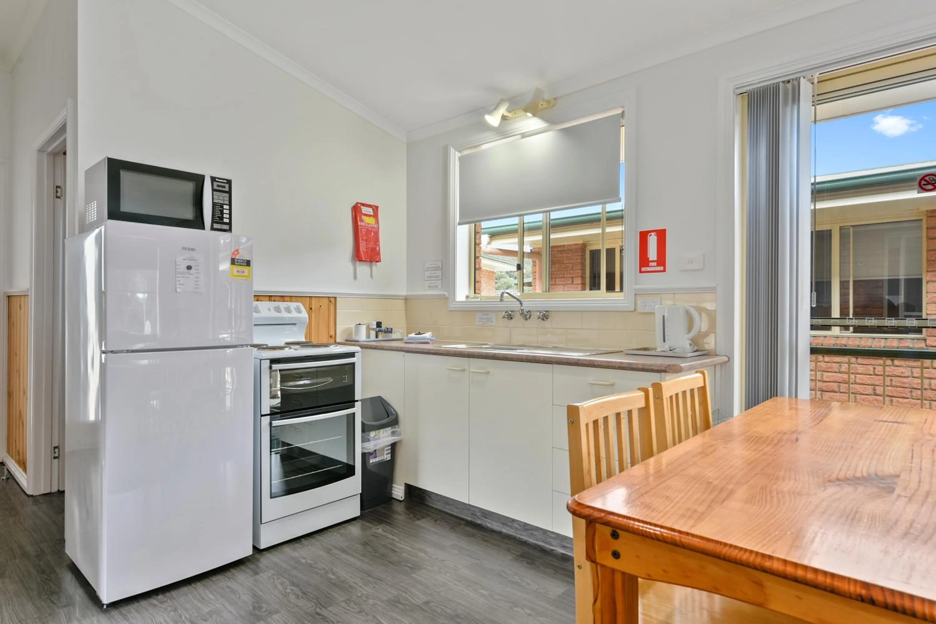 Kitchen or kitchenette in Masons Cottages