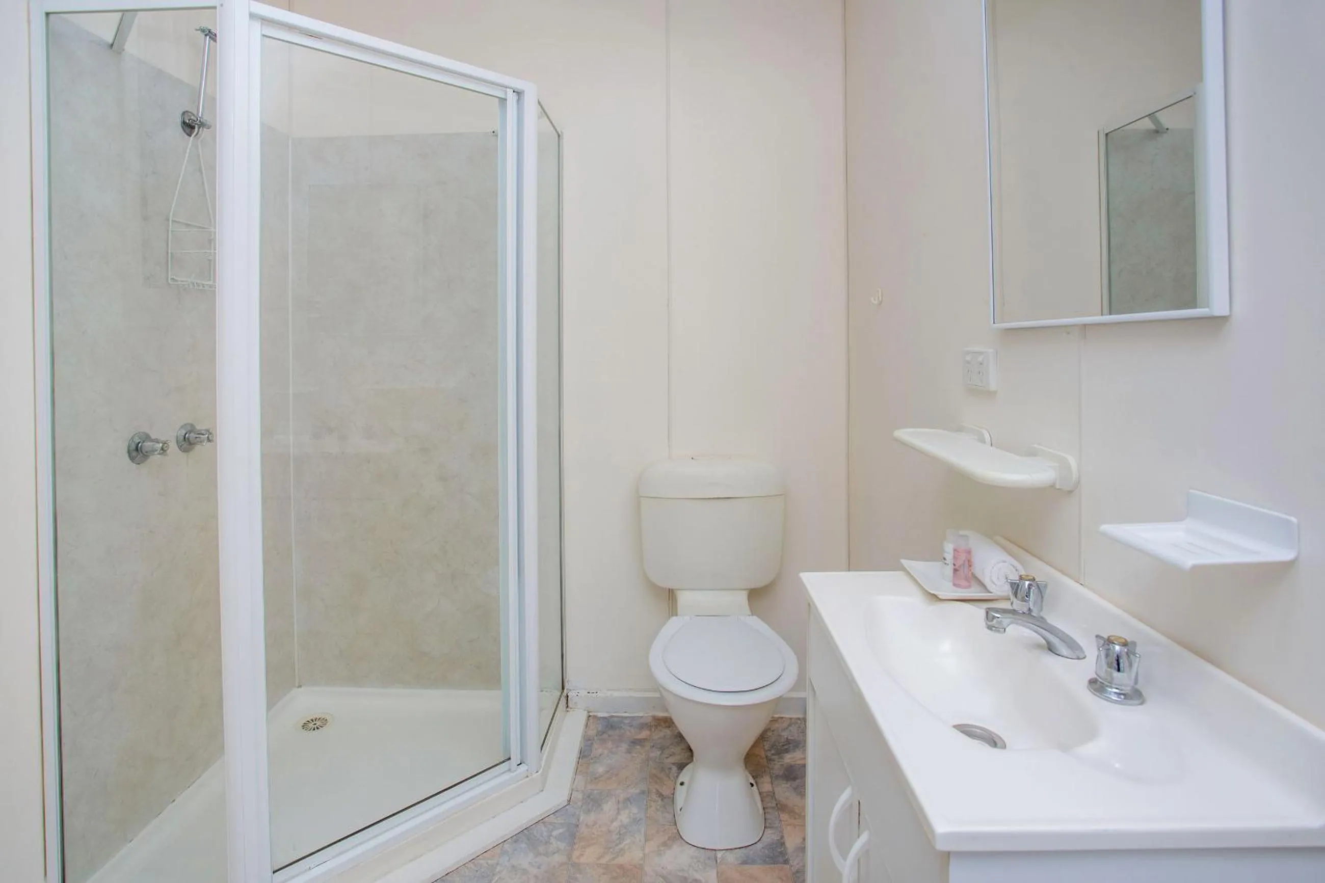 Shower in BIG4 Traralgon Park Lane Holiday Park