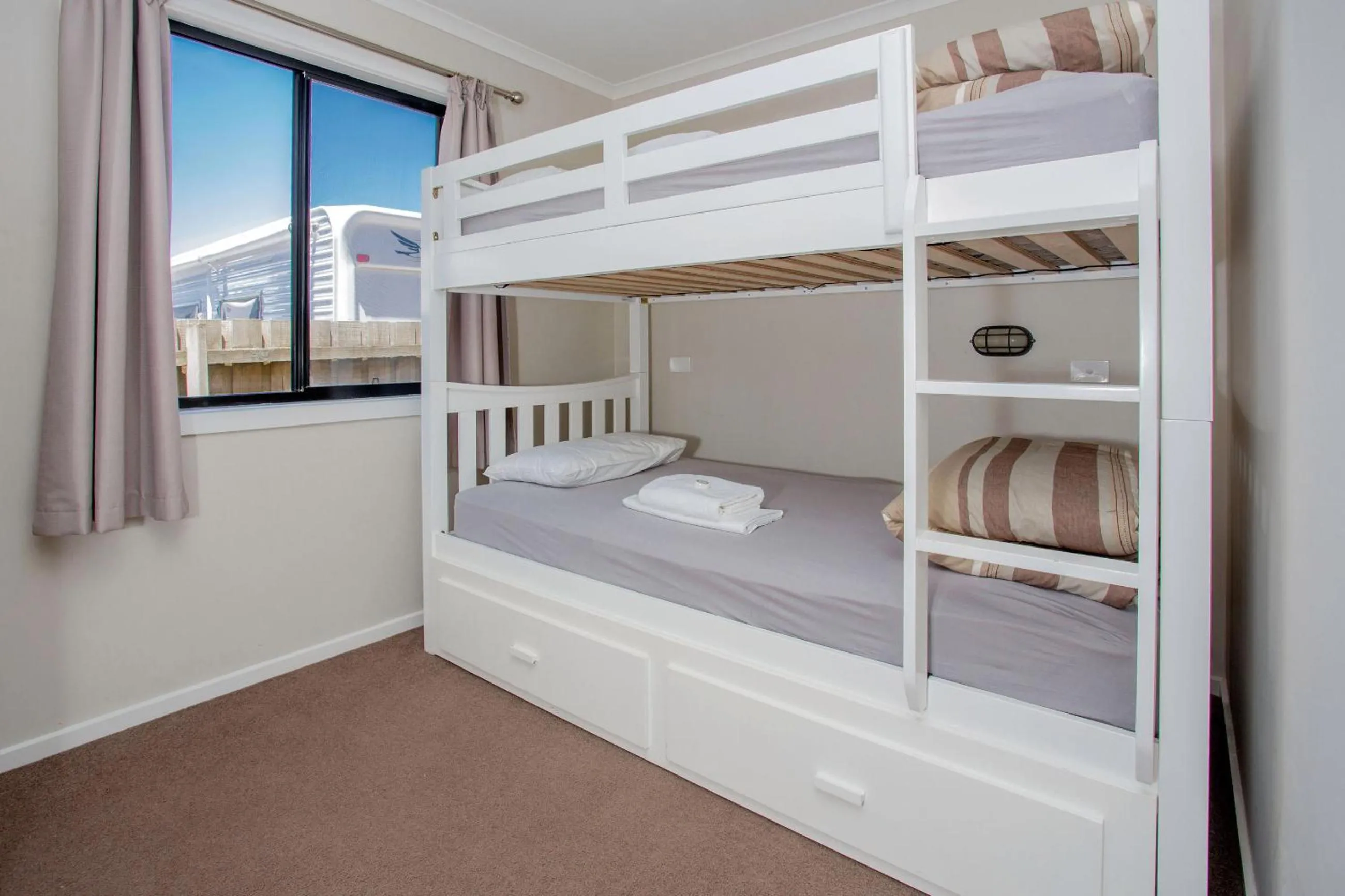 Bedroom, Bed in BIG4 Traralgon Park Lane Holiday Park
