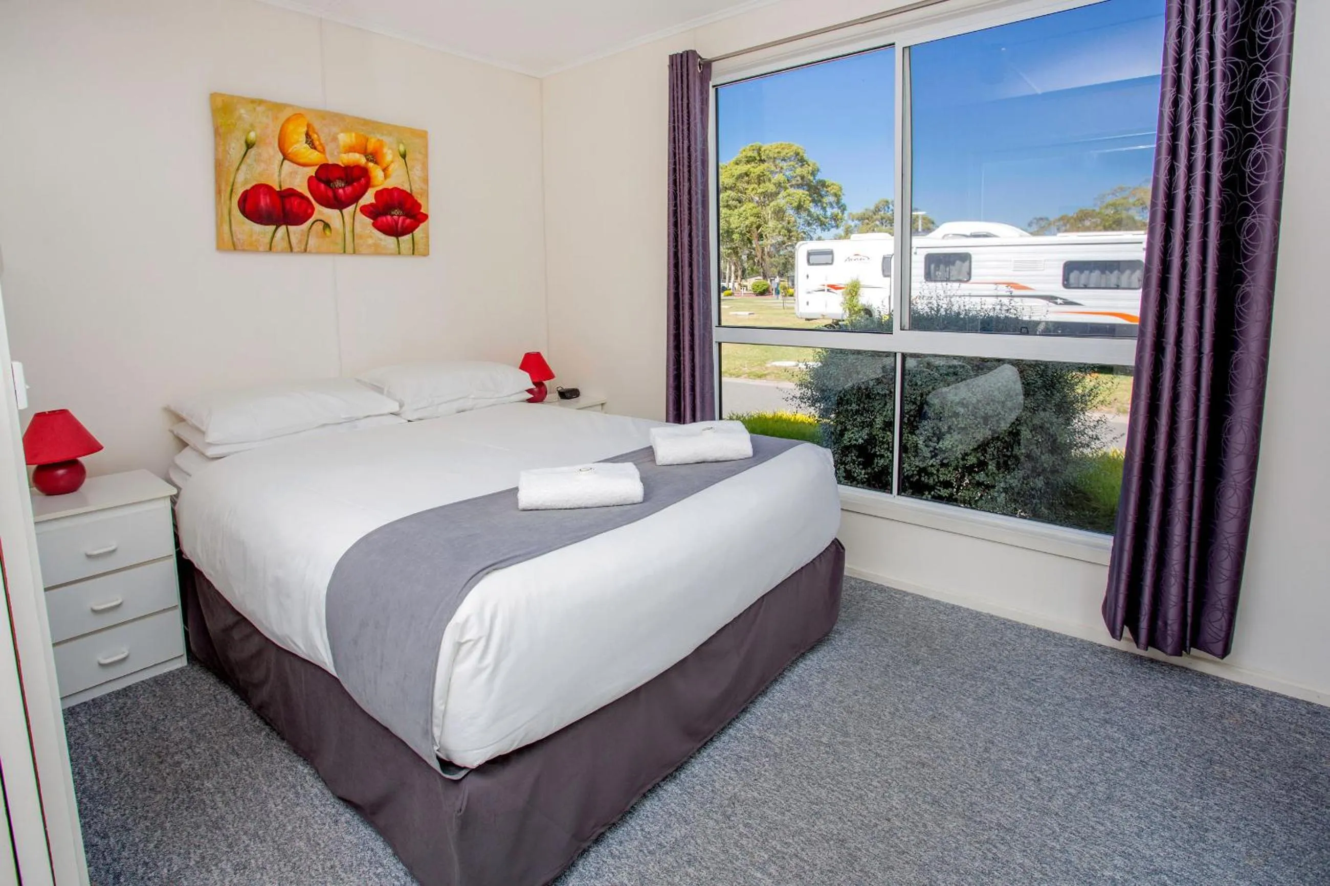 Bed in BIG4 Traralgon Park Lane Holiday Park