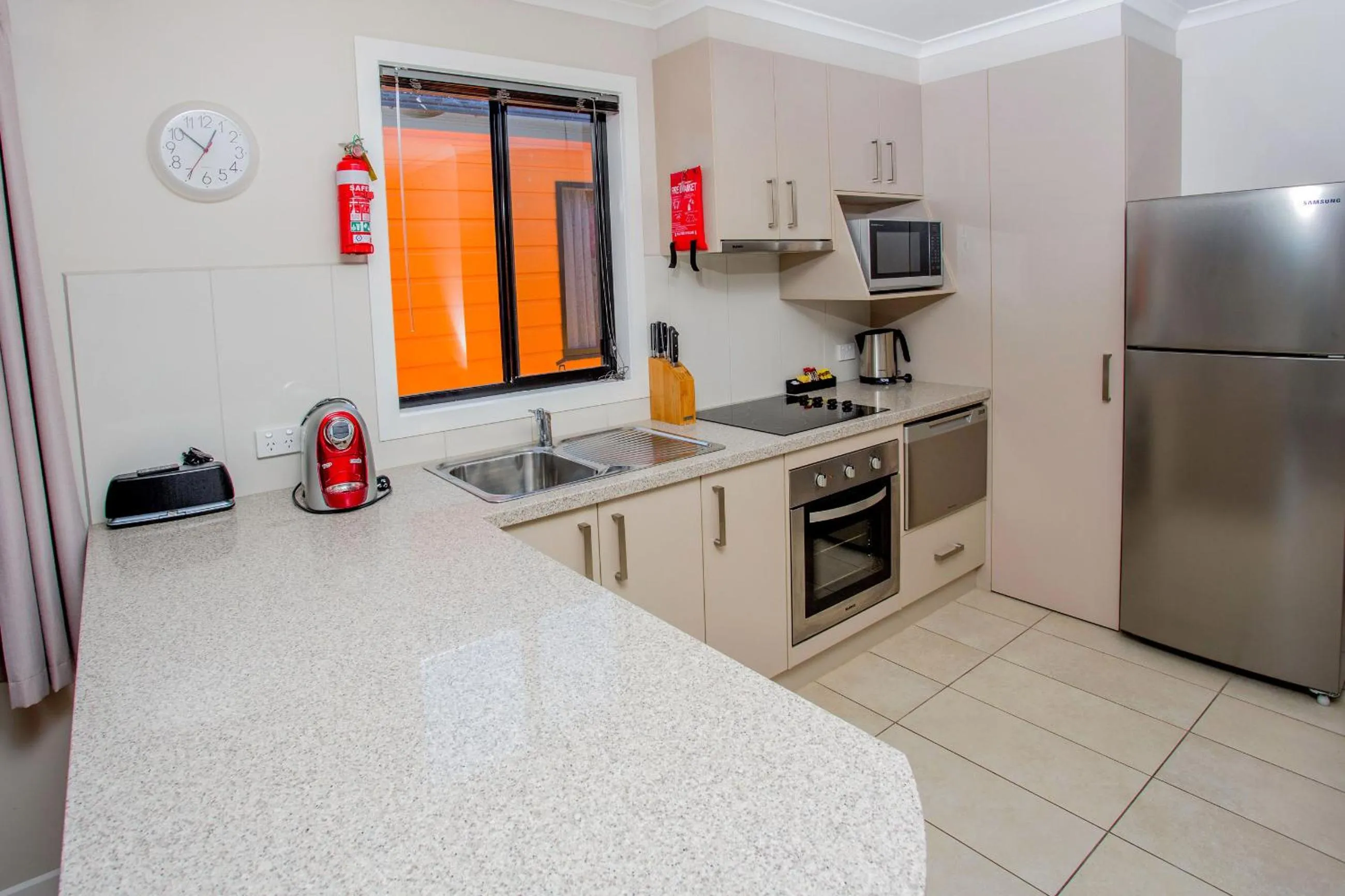 Kitchen or kitchenette in BIG4 Traralgon Park Lane Holiday Park