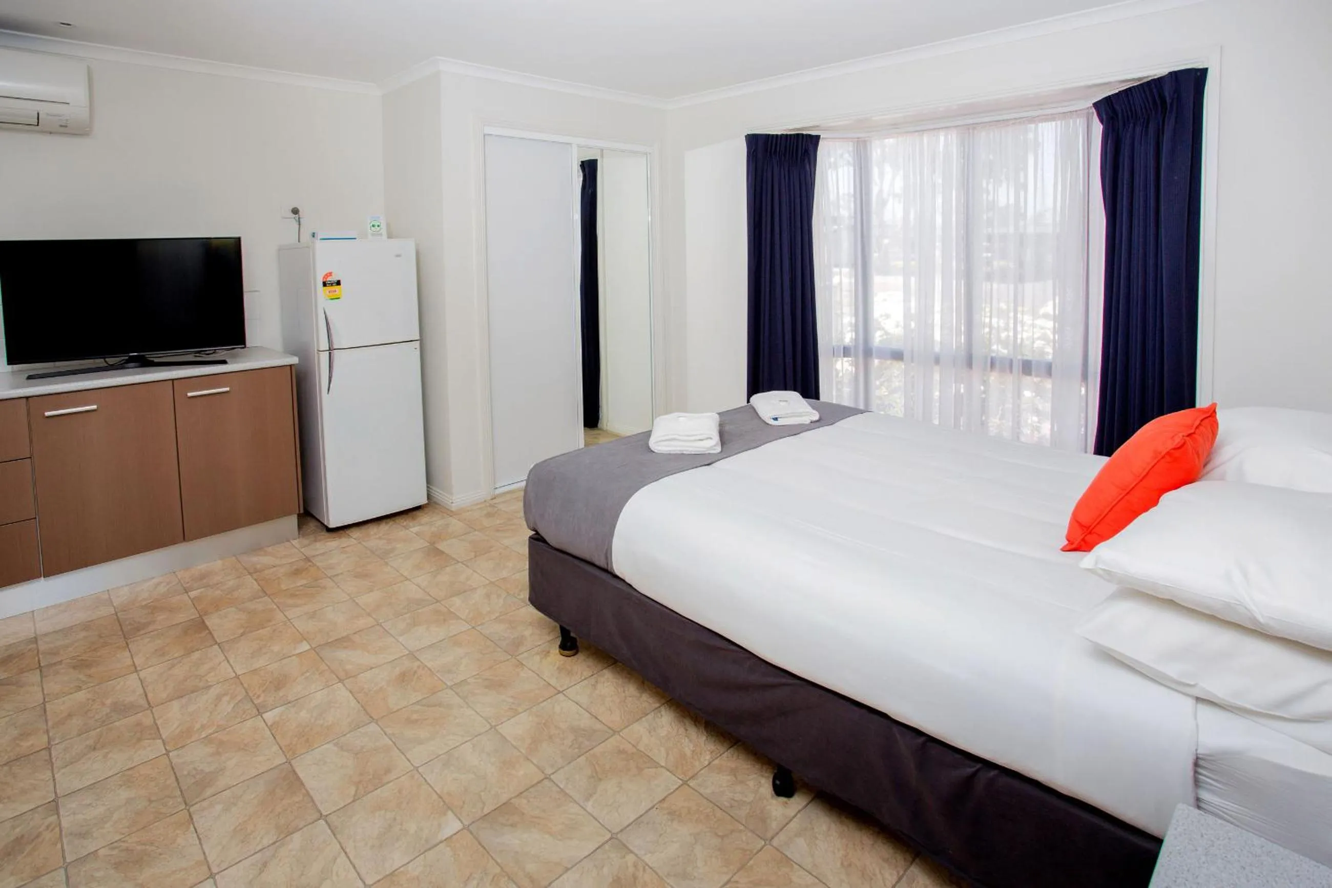 Bed in BIG4 Traralgon Park Lane Holiday Park