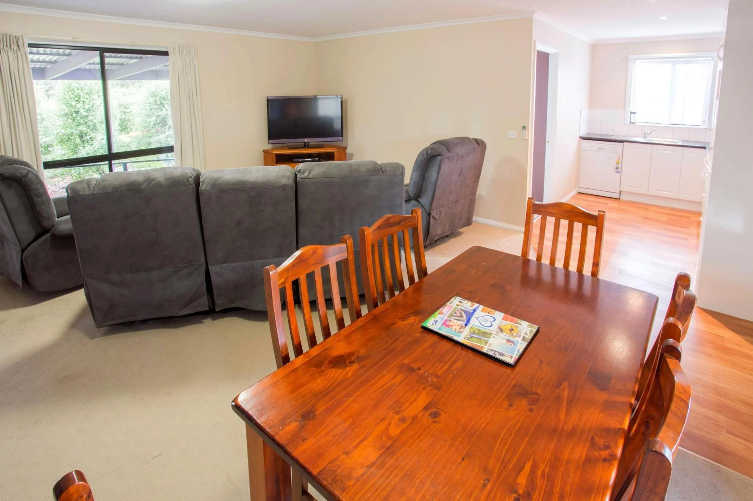 TV and multimedia in BIG4 Traralgon Park Lane Holiday Park