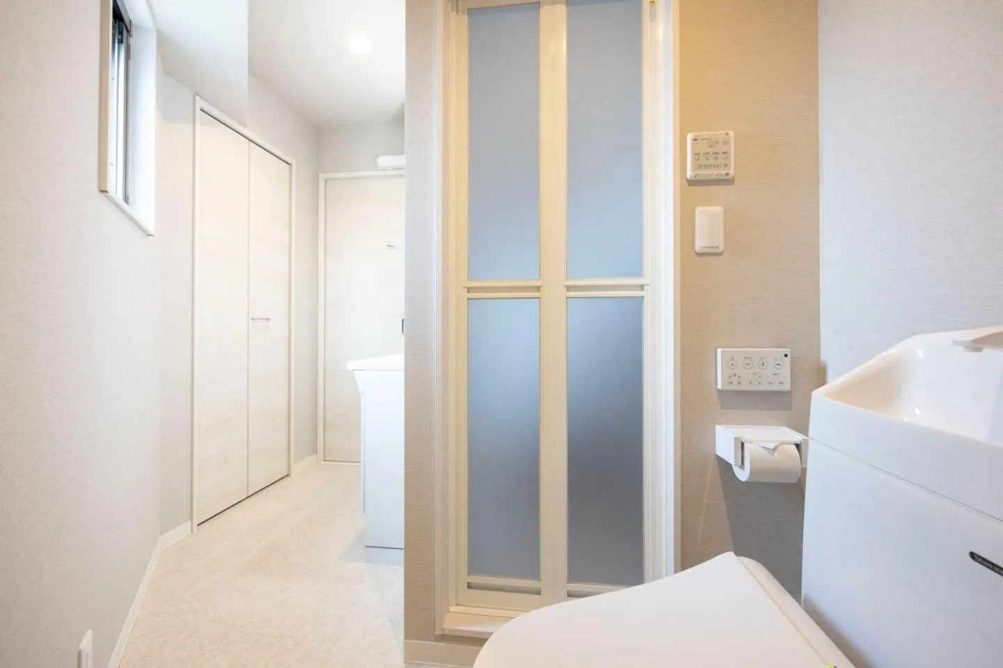 Toilet, Bed in Mat Hikifune