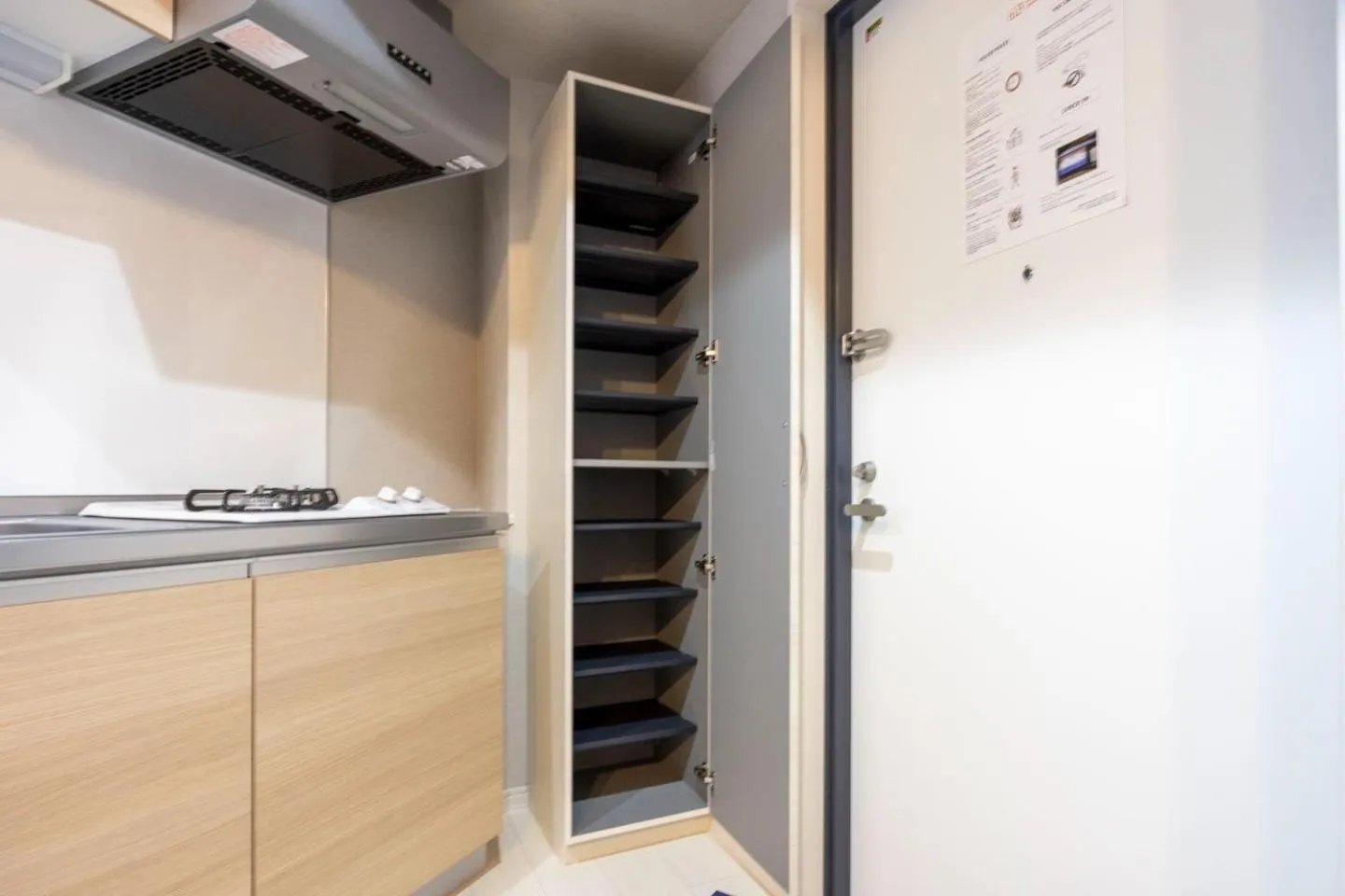 wardrobe in Mat Hikifune