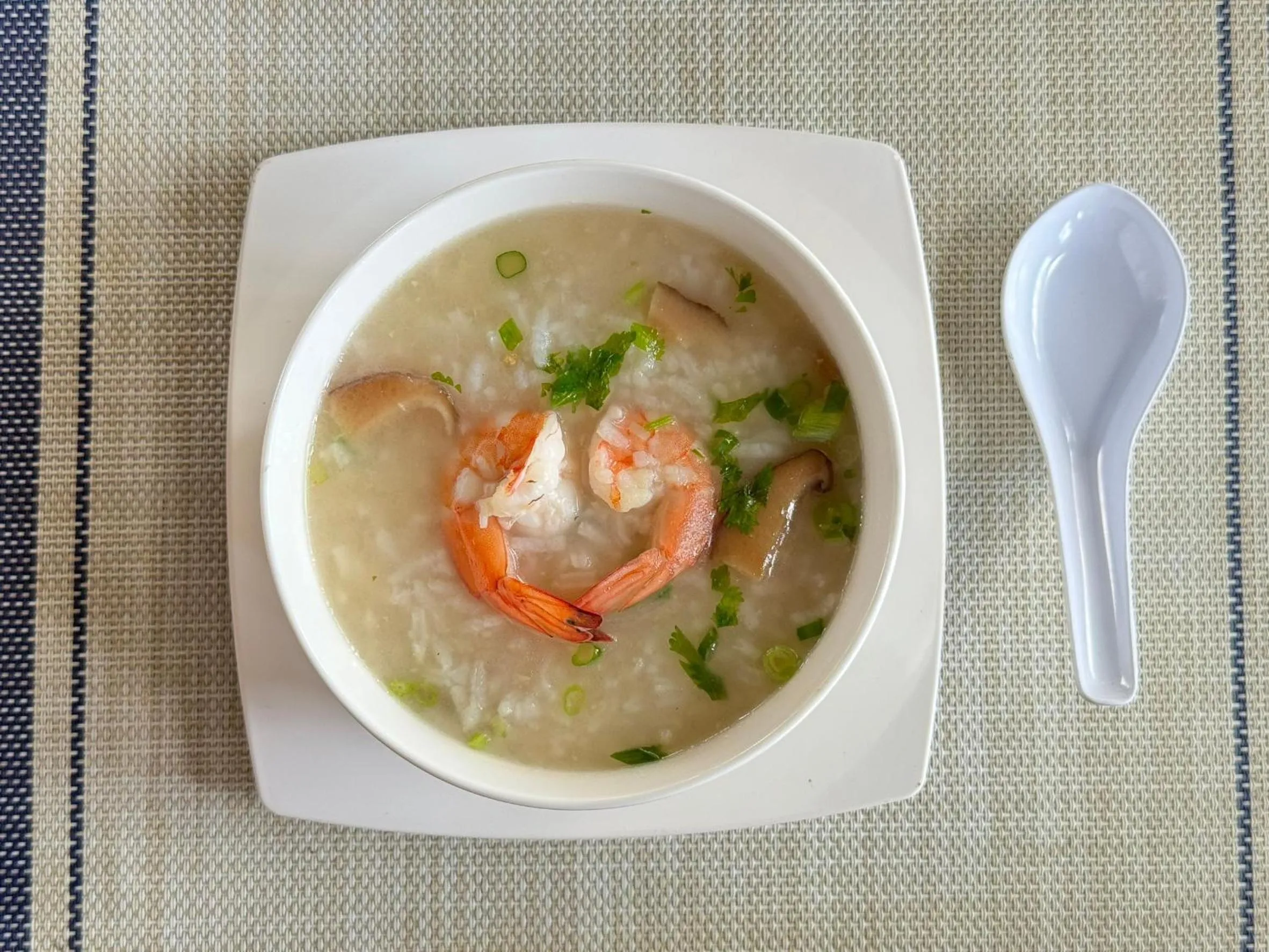 Breakfast in Diamond de pai