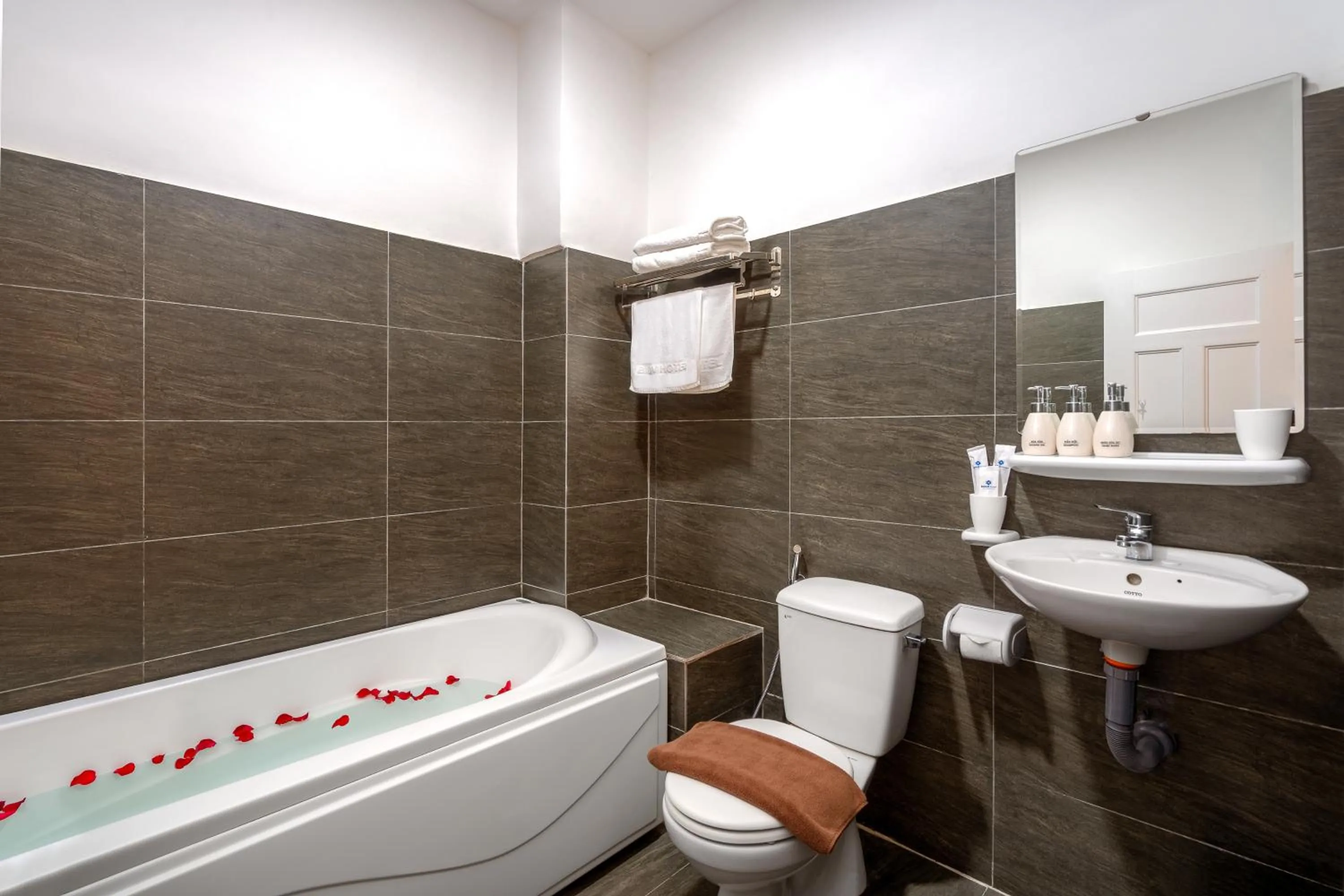 Toilet in BIDV Central Da Lat Hotel