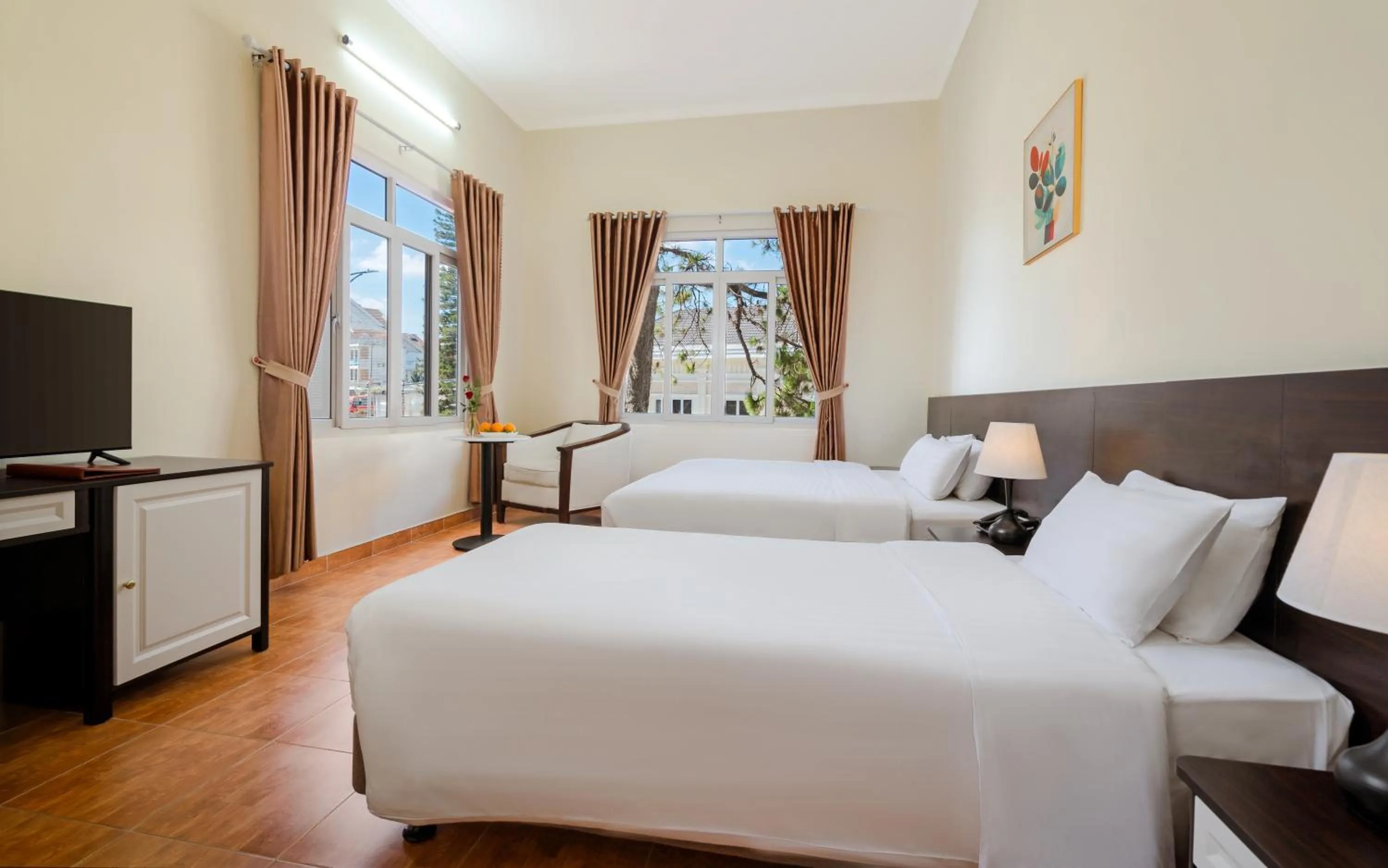 Communal lounge/ TV room, Bed in BIDV Central Da Lat Hotel