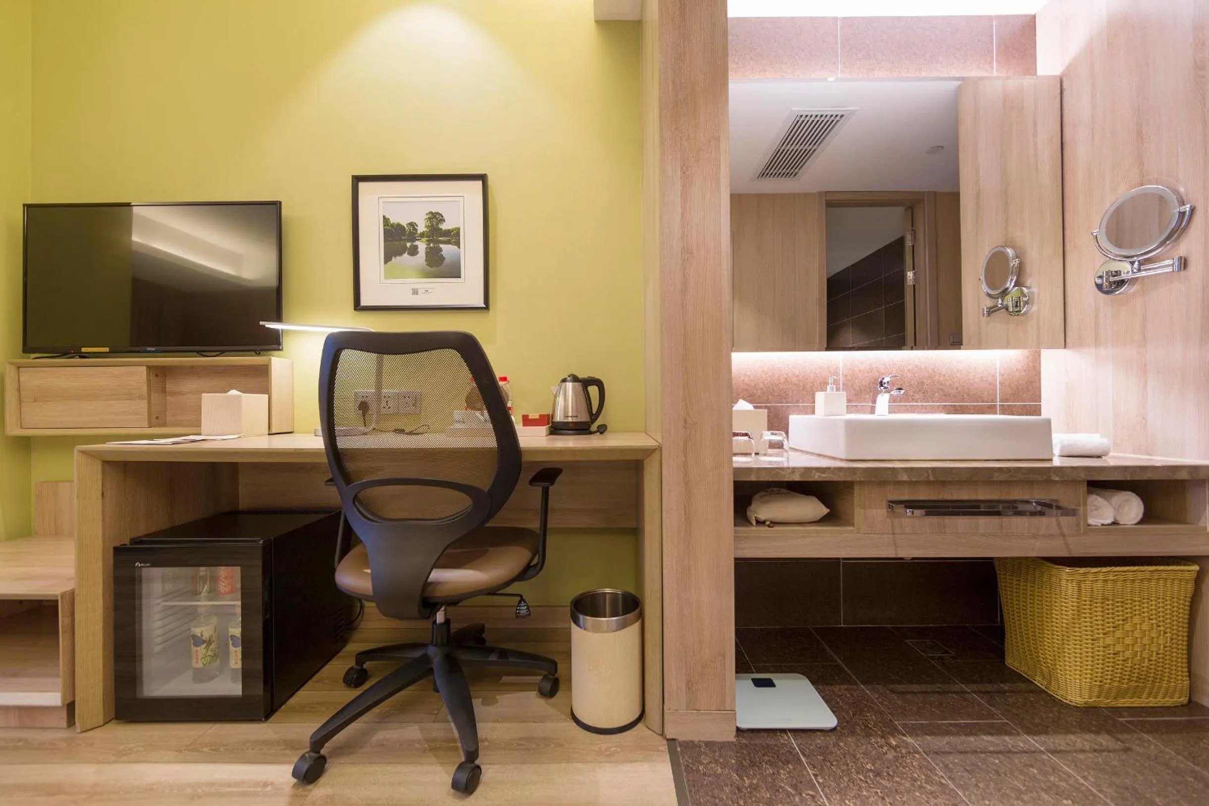 Property building in Atour Hotel Xujiahui Meiying