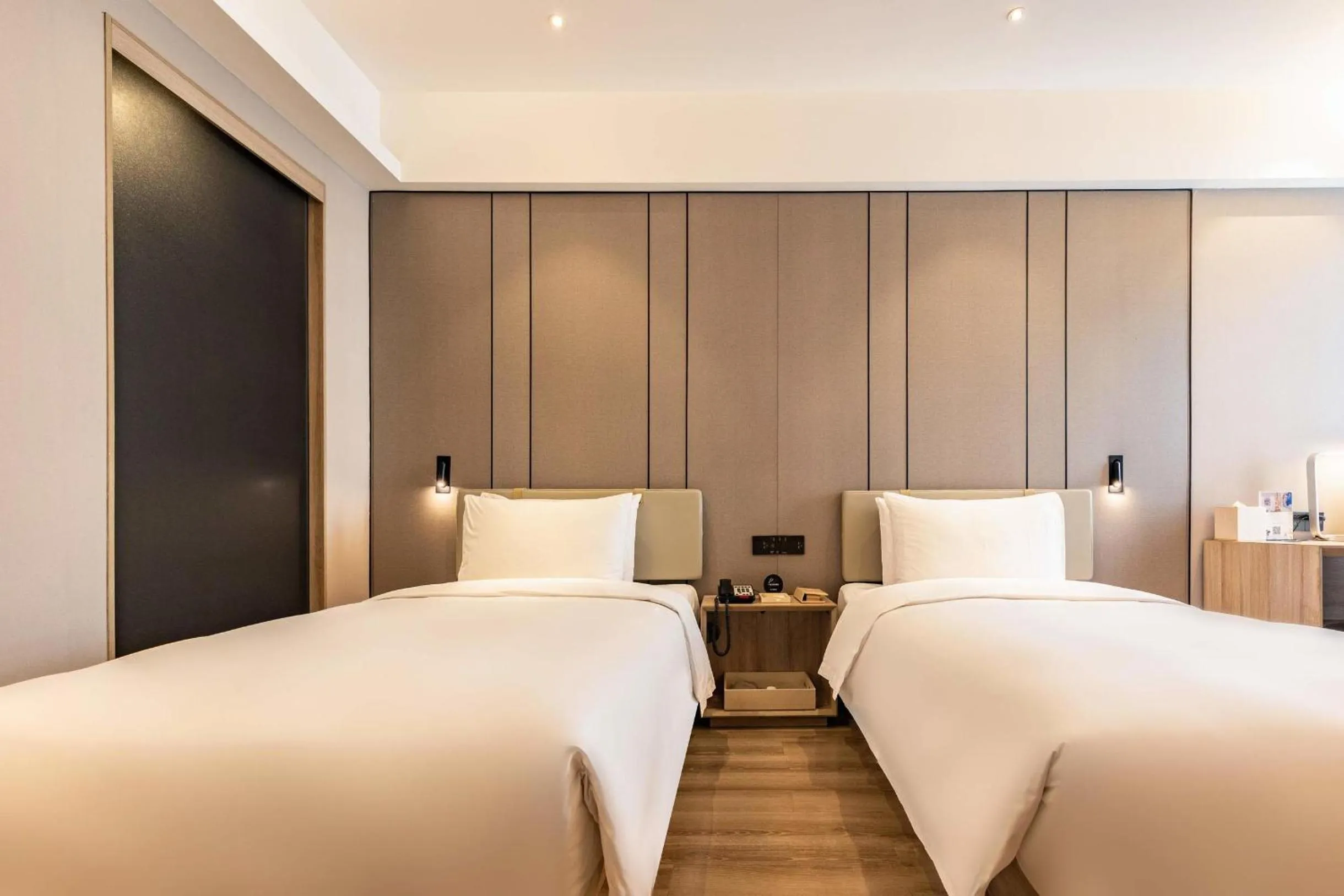 Bed in Atour Hotel Xujiahui Meiying