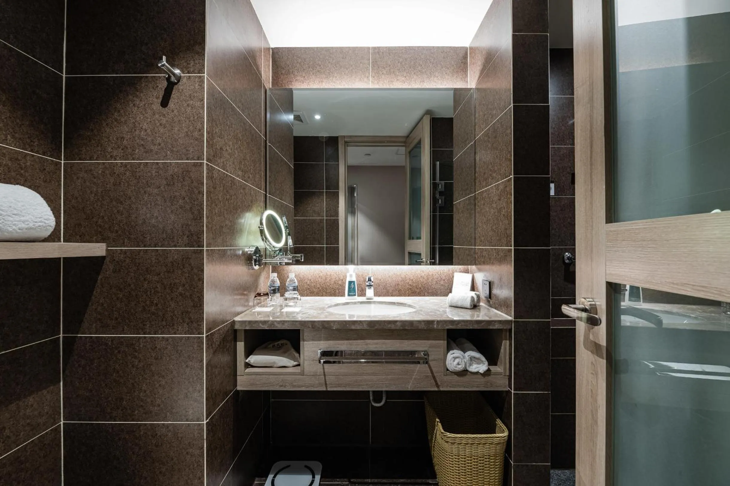 Shower in Atour Hotel Xujiahui Meiying