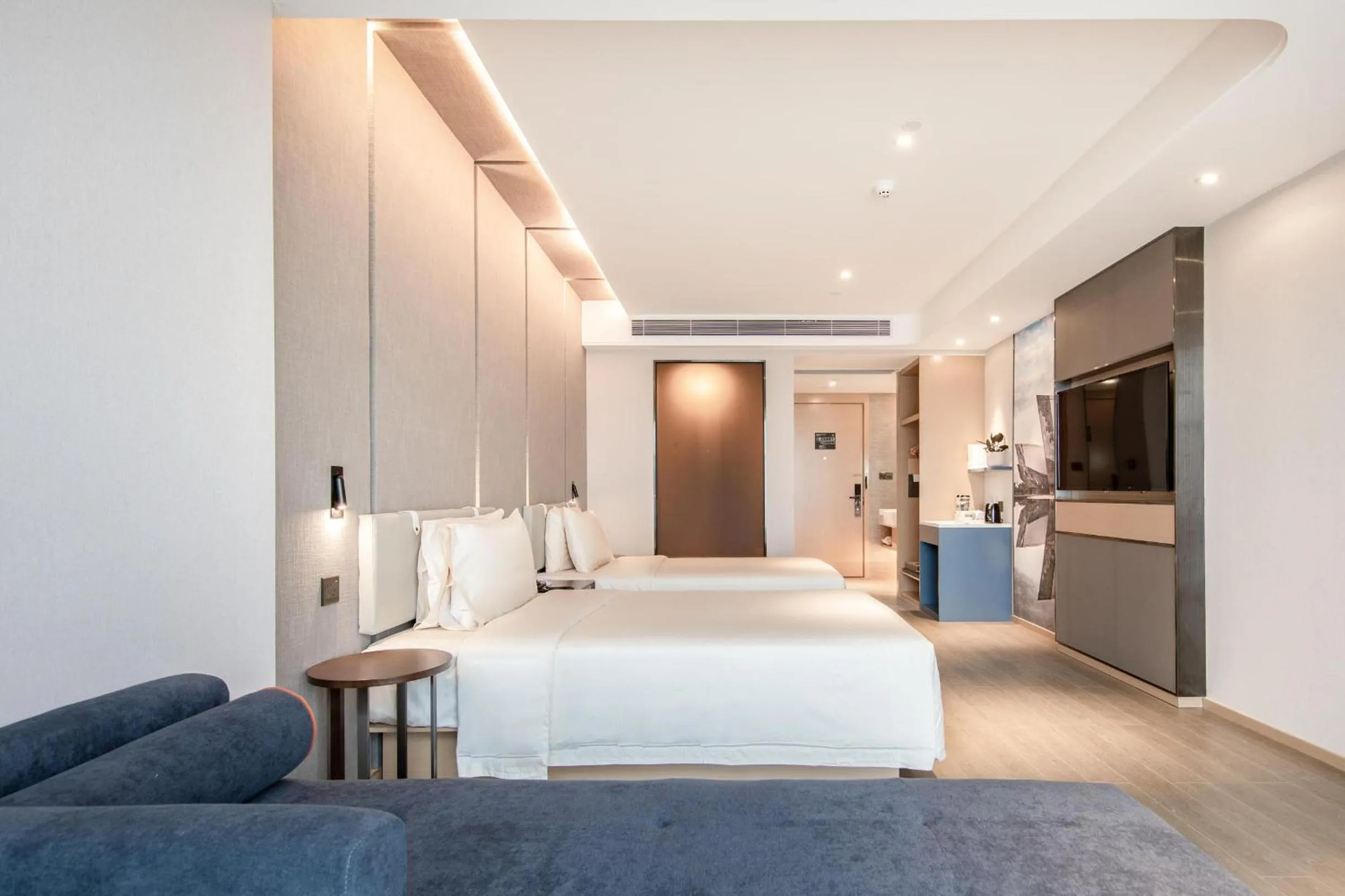 Photo of the whole room, Bed in Atour Hotel Guangzhou Panyu City Bridge