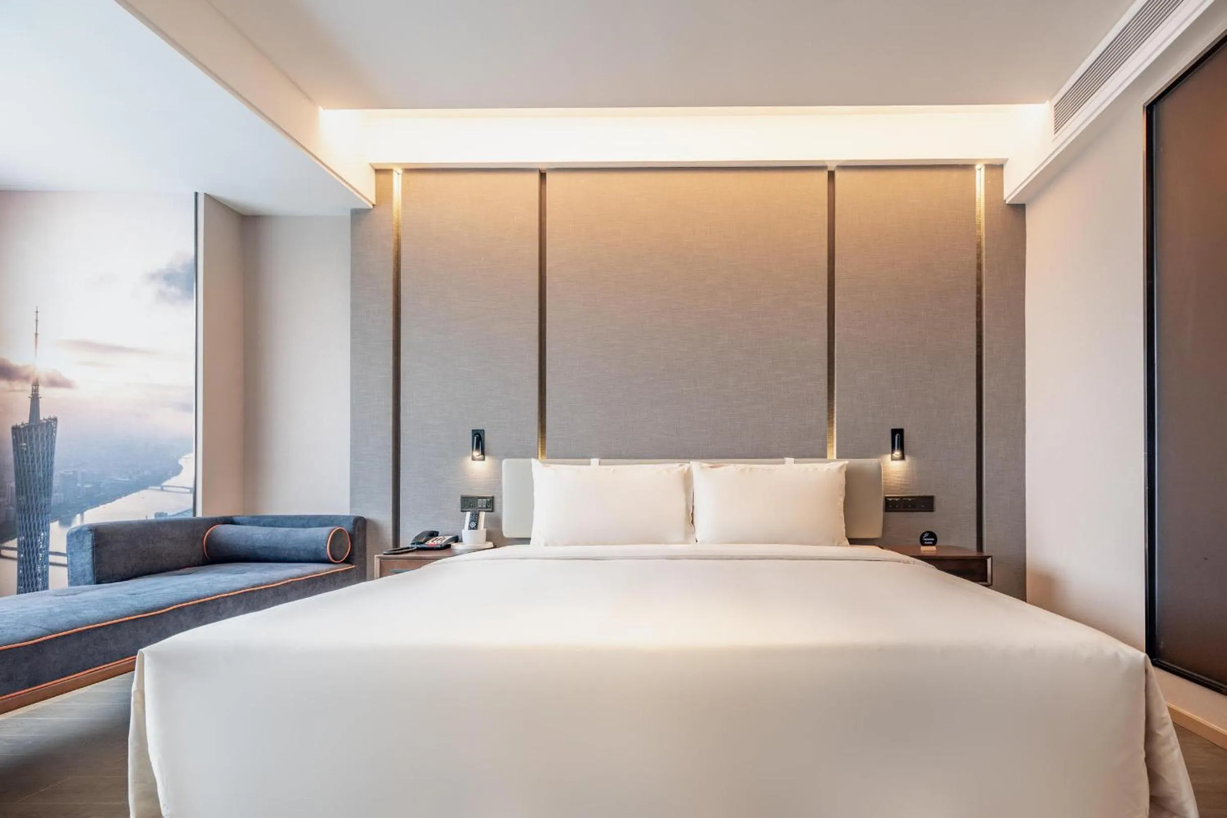 Bed in Atour Hotel Guangzhou Panyu City Bridge