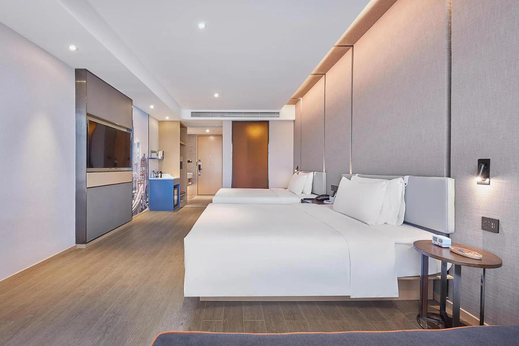 Photo of the whole room, Bed in Atour Hotel Guangzhou Panyu City Bridge