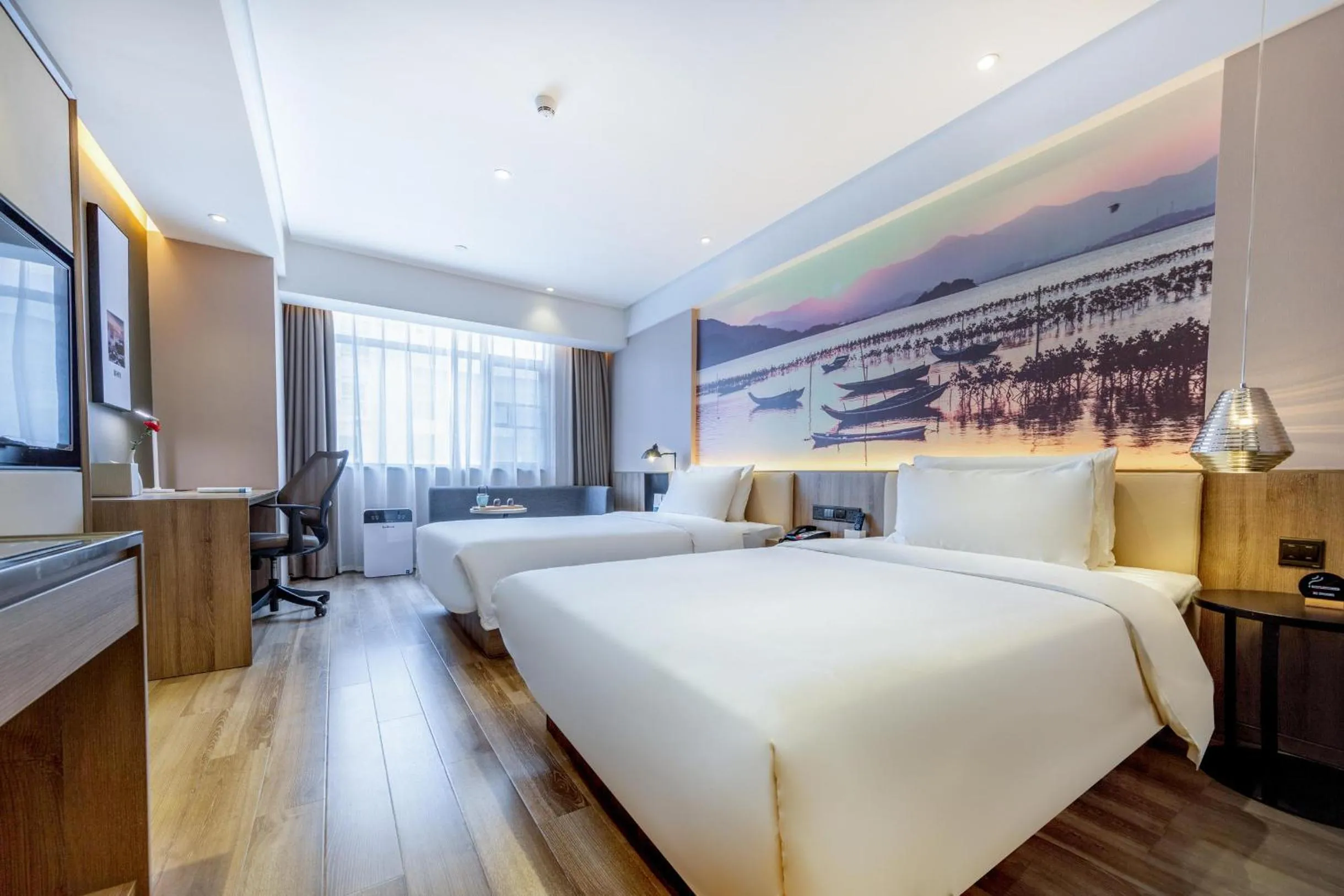 Photo of the whole room, Bed in Atour Hotel Huizhou Huiyang High-speed Railway Station