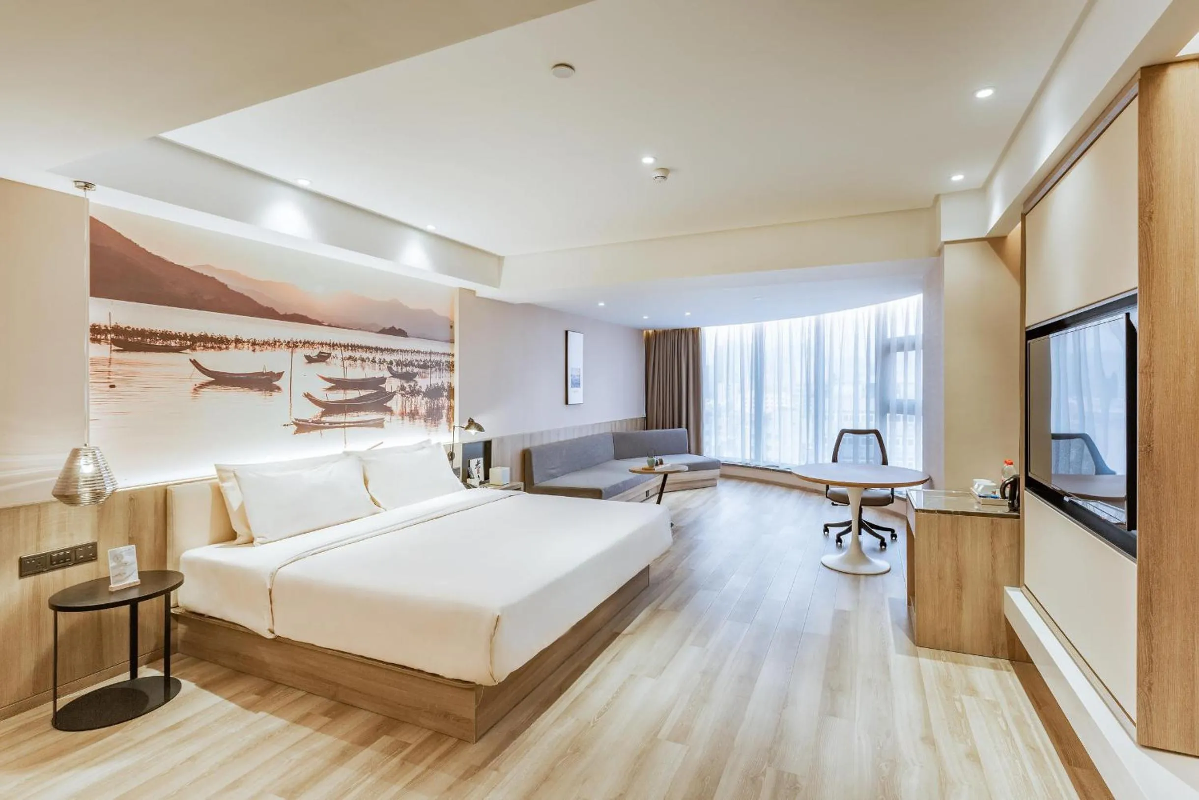 Photo of the whole room, Bed in Atour Hotel Huizhou Huiyang High-speed Railway Station
