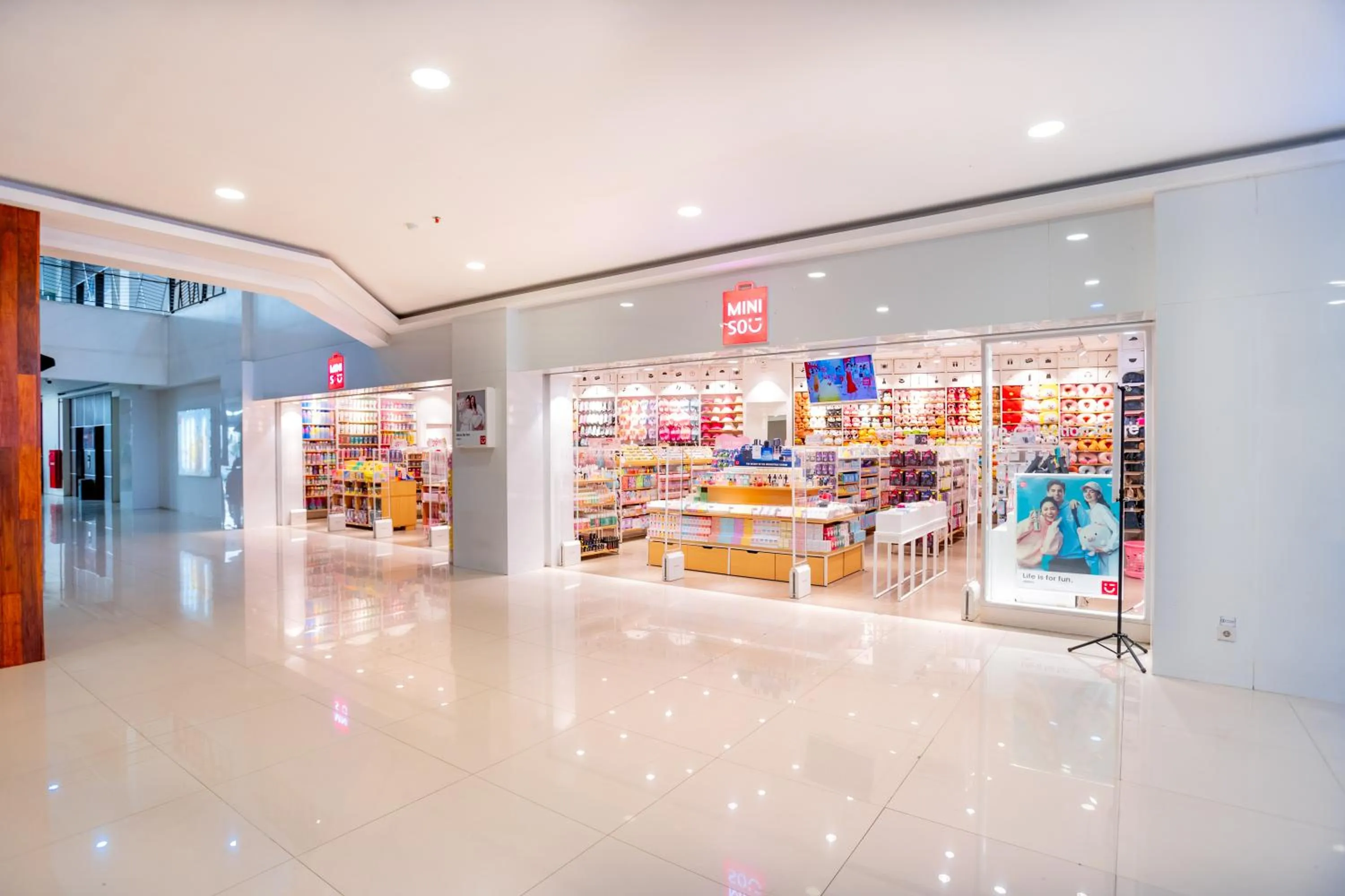 Shopping Area in Zasgo Hotel