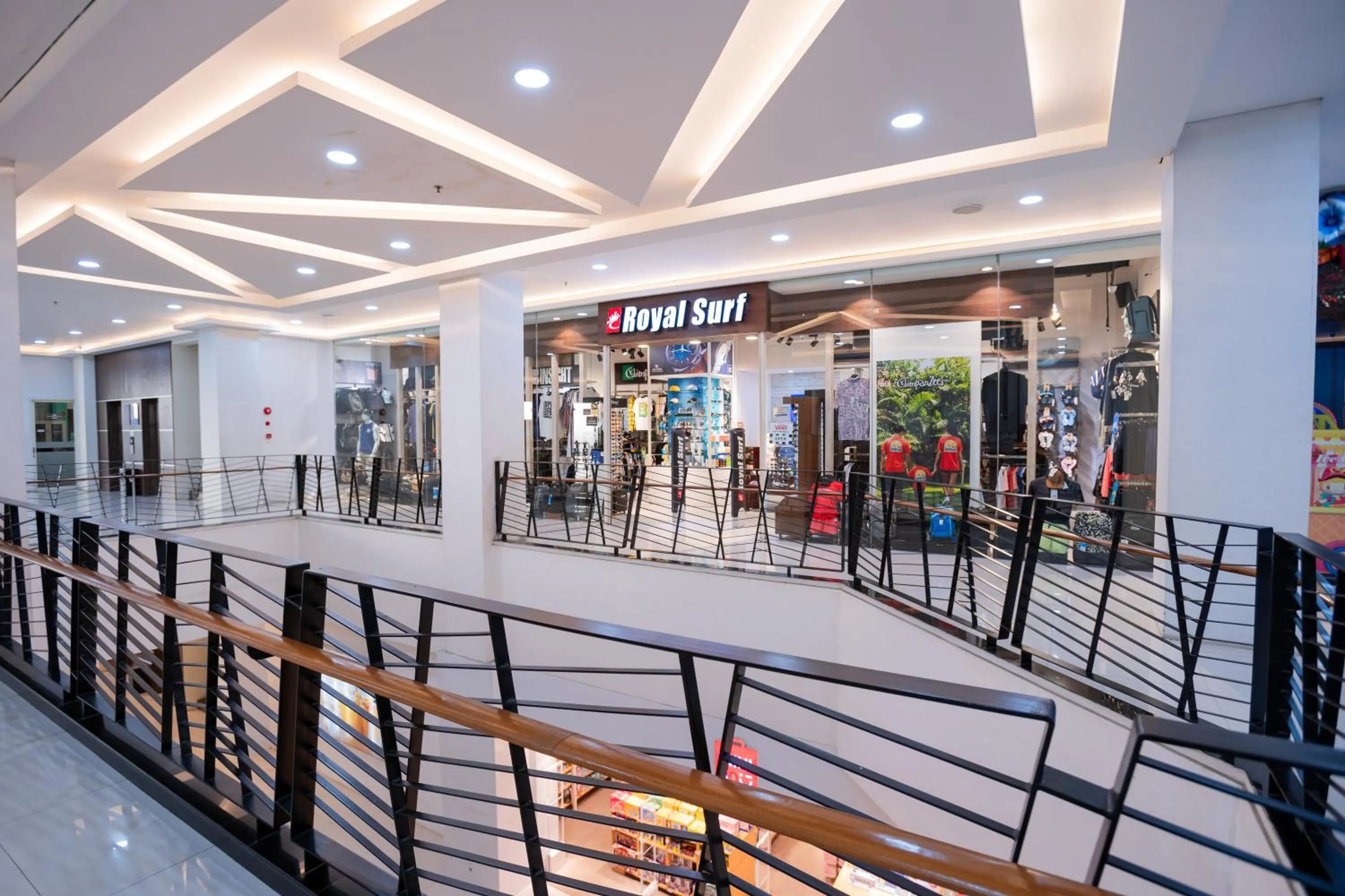 Shopping Area in Zasgo Hotel