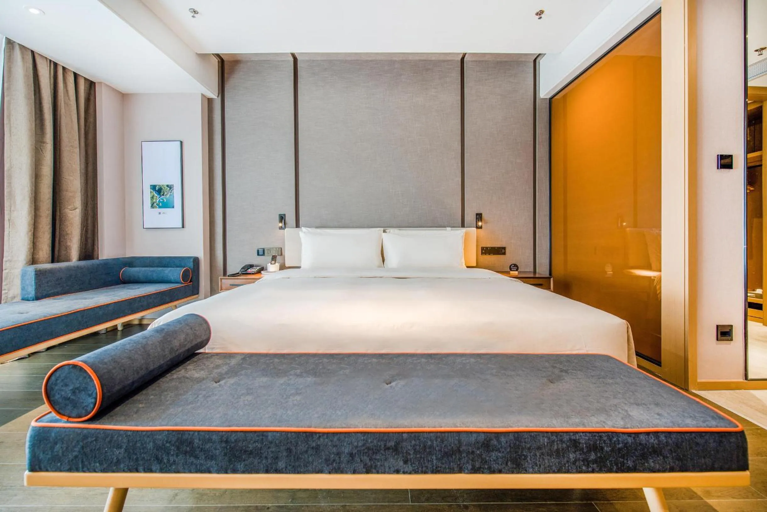 Bed in Atour Hotel Zhongshan Tanzhou