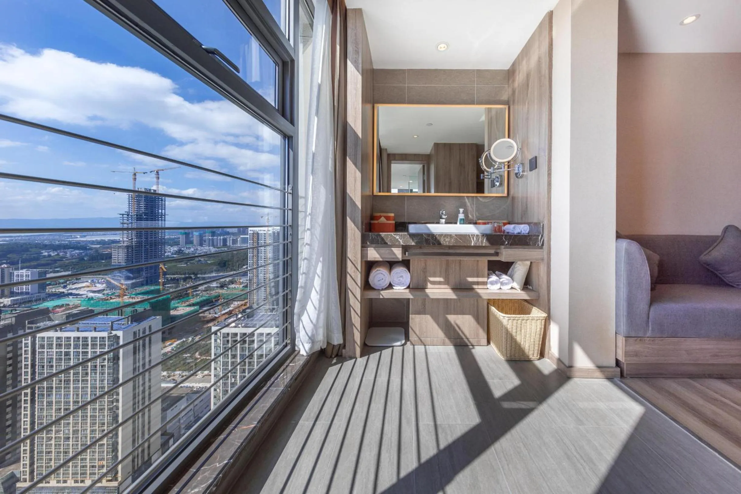 Atour Hotel Kunming South High Speed ​​Railway Station University Town