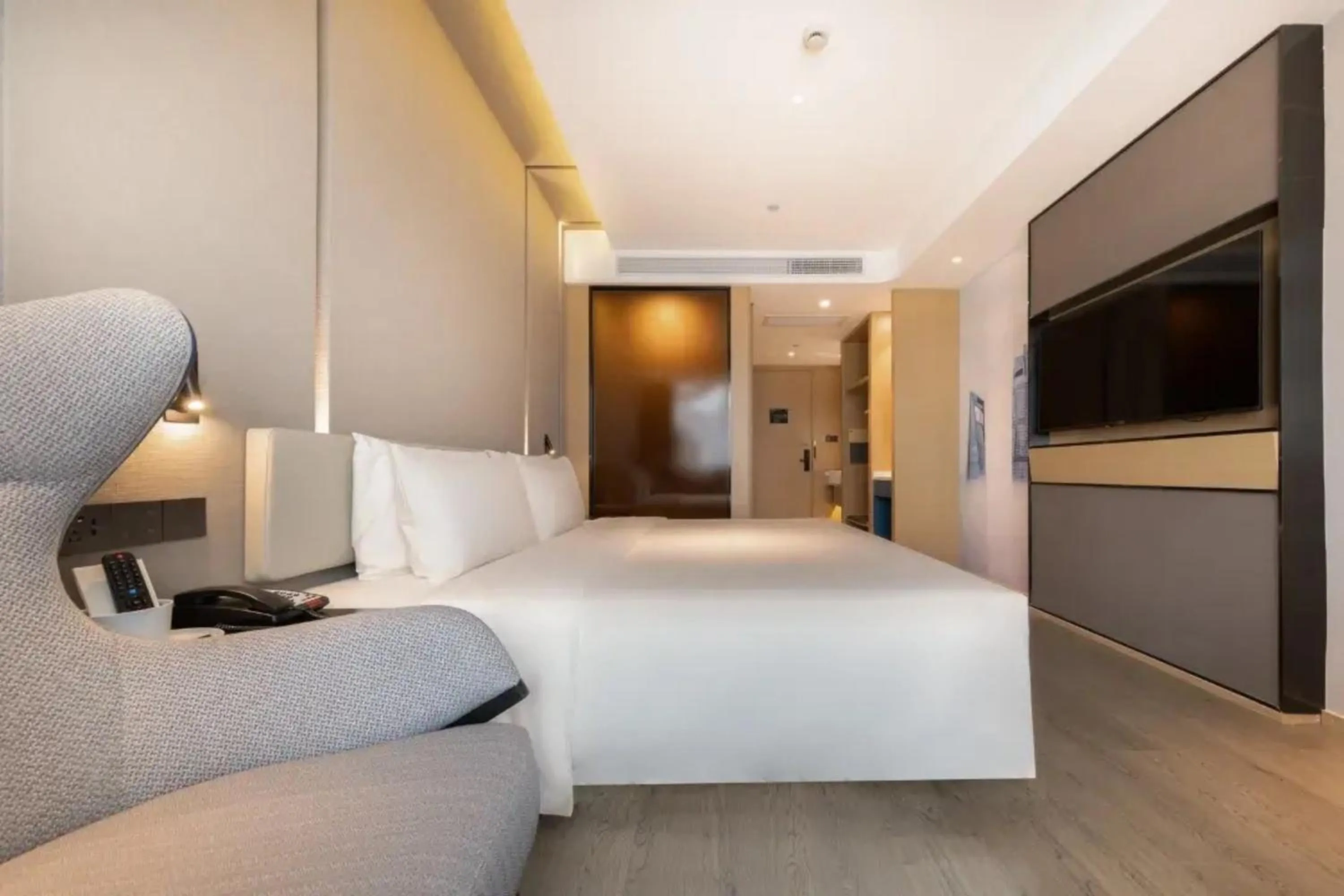 Bedroom, Bed in Atour Hotel Shanghai Caohejing