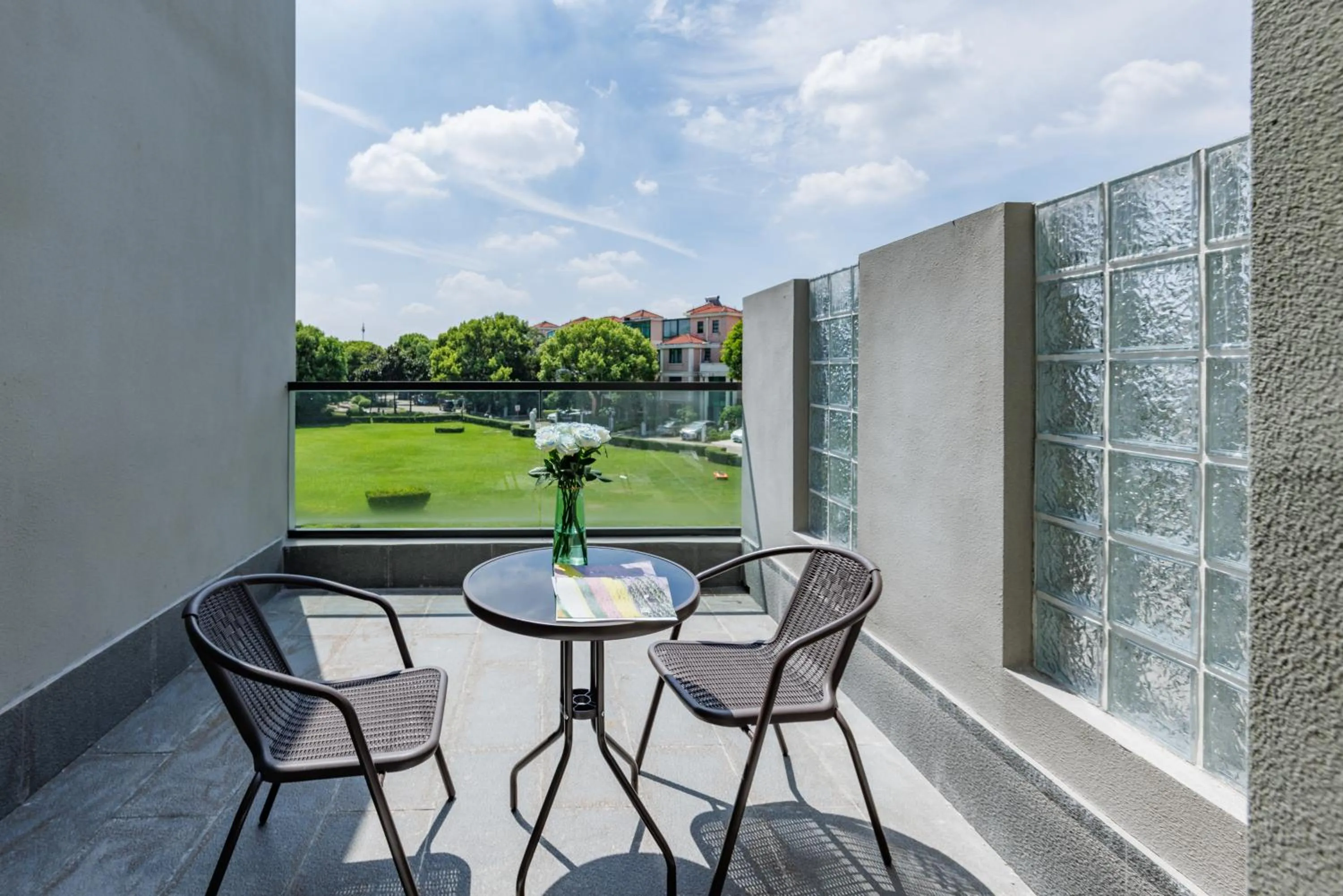 Atour Light Hotel Zhuguang Road Hongqiao National Exhibition and Convention Center