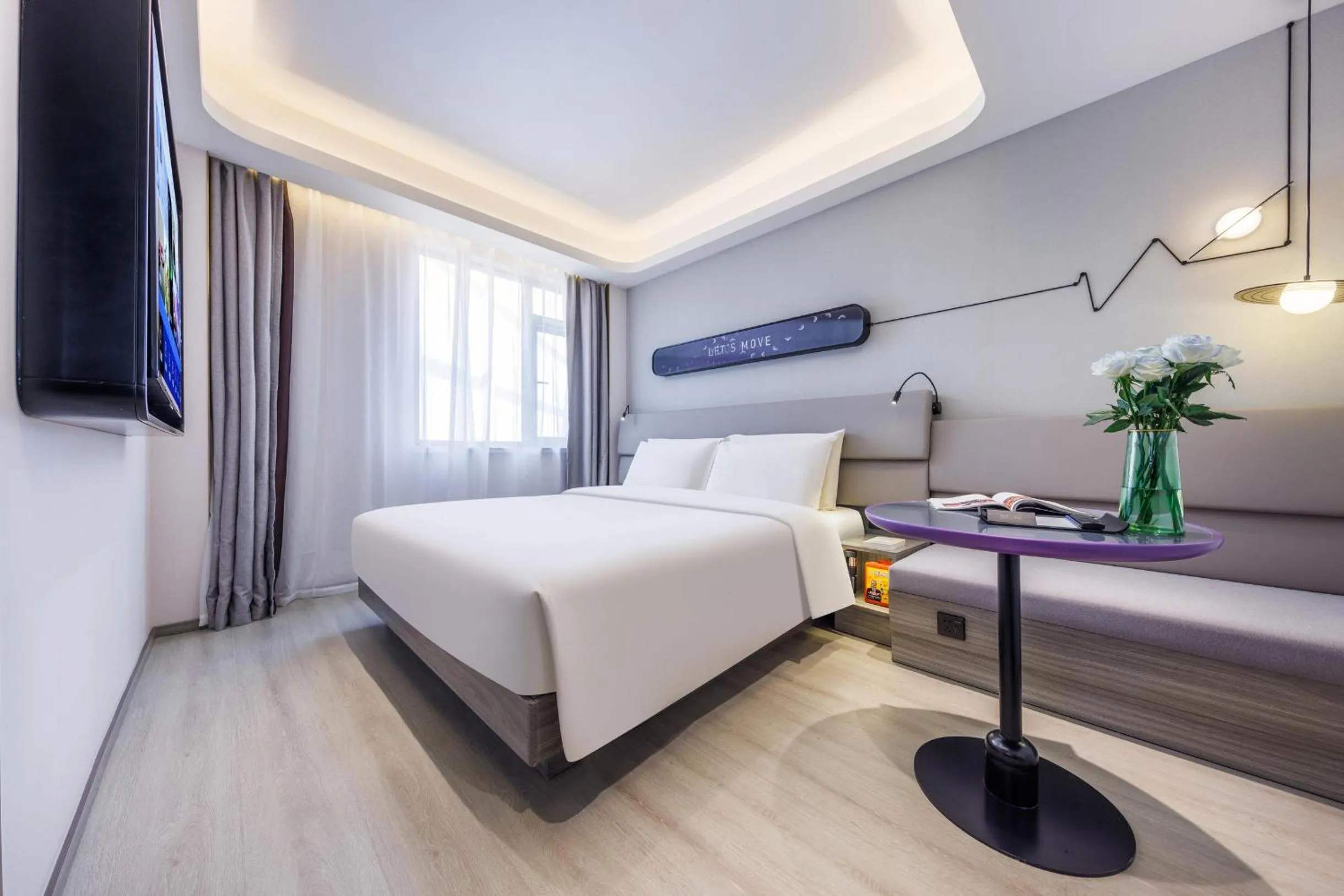 Bed in Atour Light Hotel Zhuguang Road Hongqiao National Exhibition and Convention Center